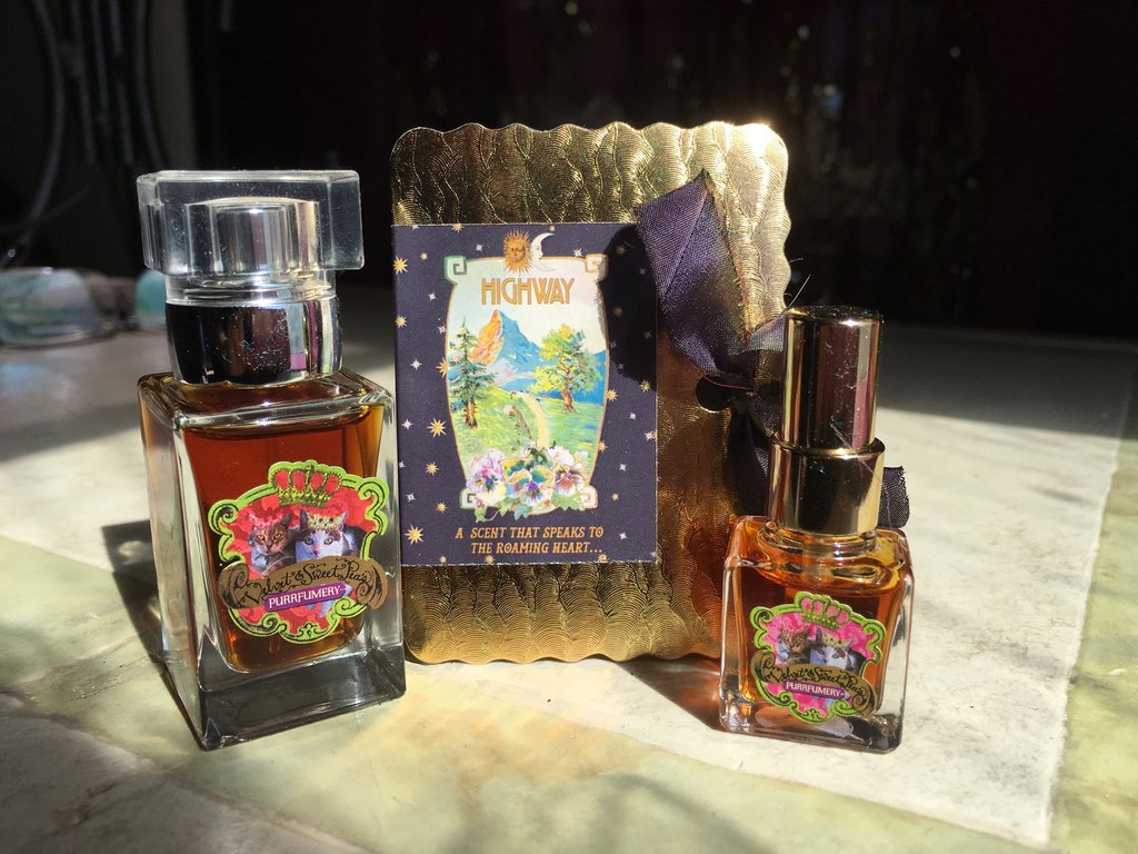 عطر ادکلن های‌وی ولوت اند سویت پیس پرفیومری - Highway Velvet & Sweet Pea’s Purrfumery - بررسی، قیمت و خرید