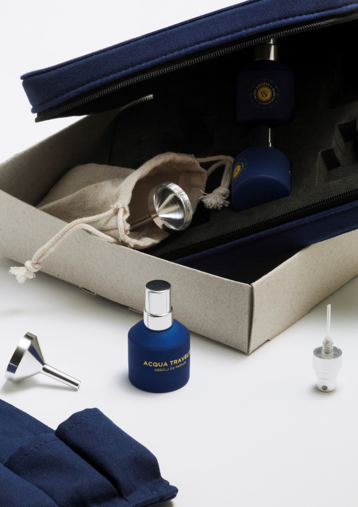 عطر ادکلن نایت ترین واید سوسایتی - Night Train Wide Society - بررسی، قیمت و خرید