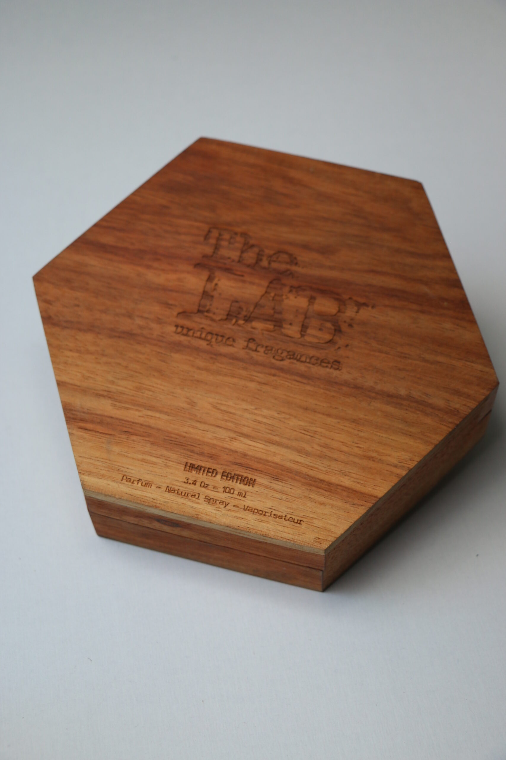 عطر ادکلن لوتو کوکون د لَب - Lotto Cocoon The Lab - بررسی، قیمت و خرید