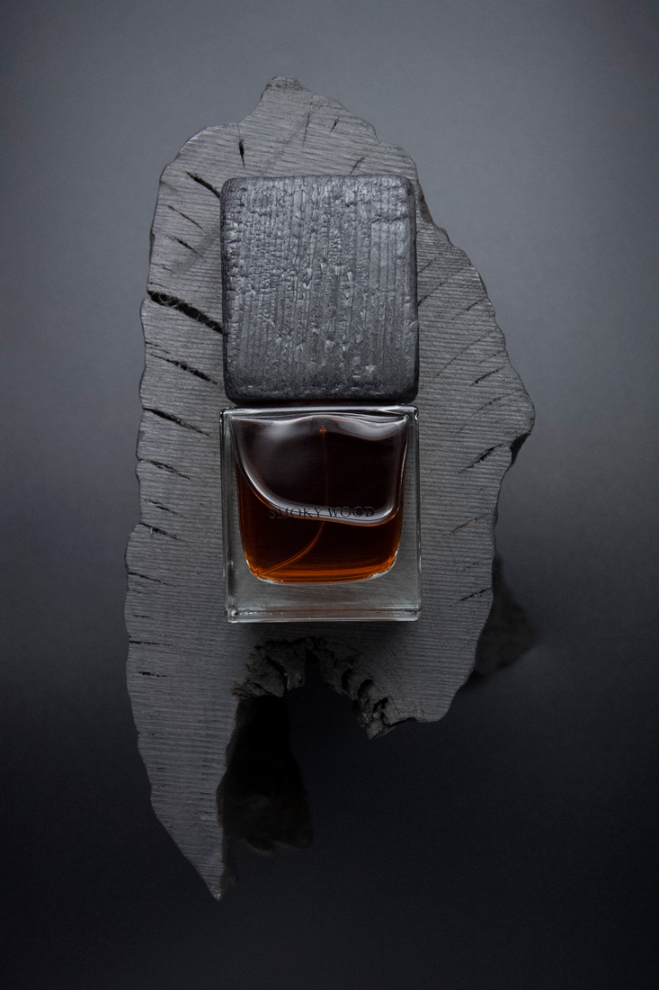 عطر ادکلن اسموکی وود وی دات - Smoky Wood (Горелое Дерево) Vdot - بررسی، قیمت و خرید