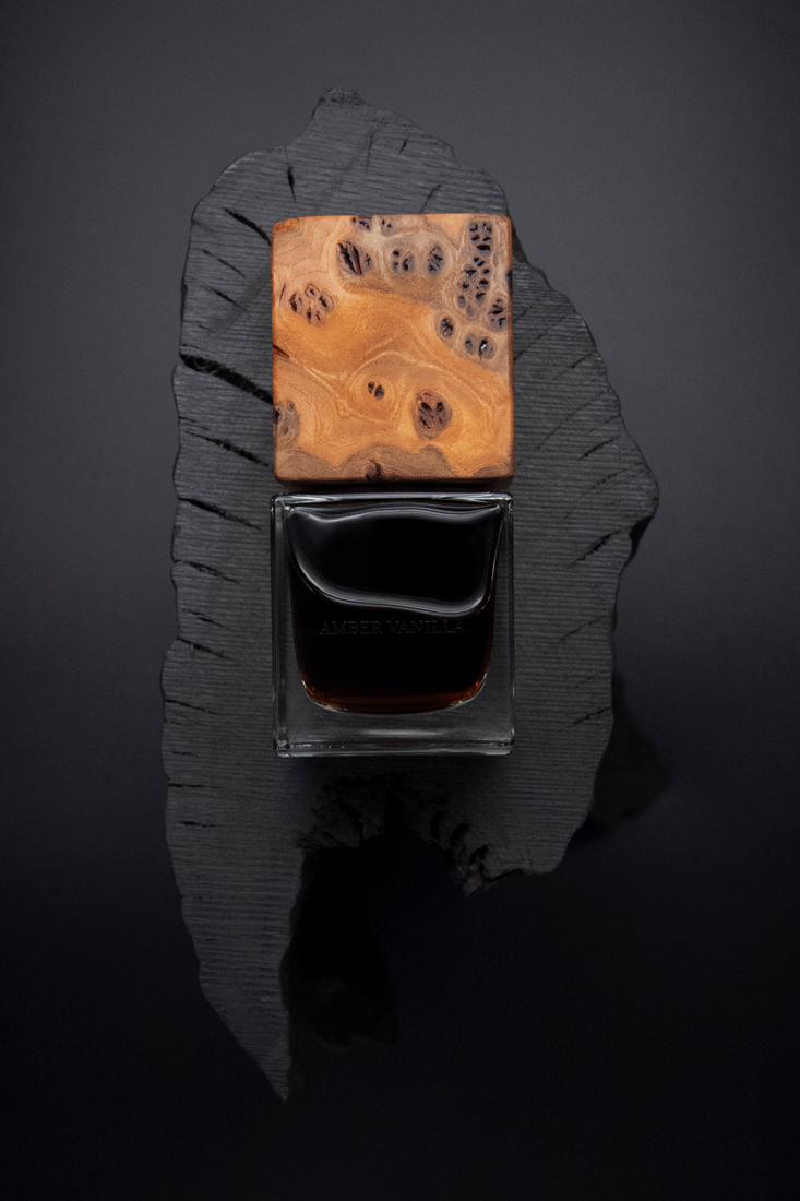 عطر ادکلن اآمبر وانیل وی دات - Amber Vanilla (Амбра Ваниль) Vdot - بررسی، قیمت و خرید