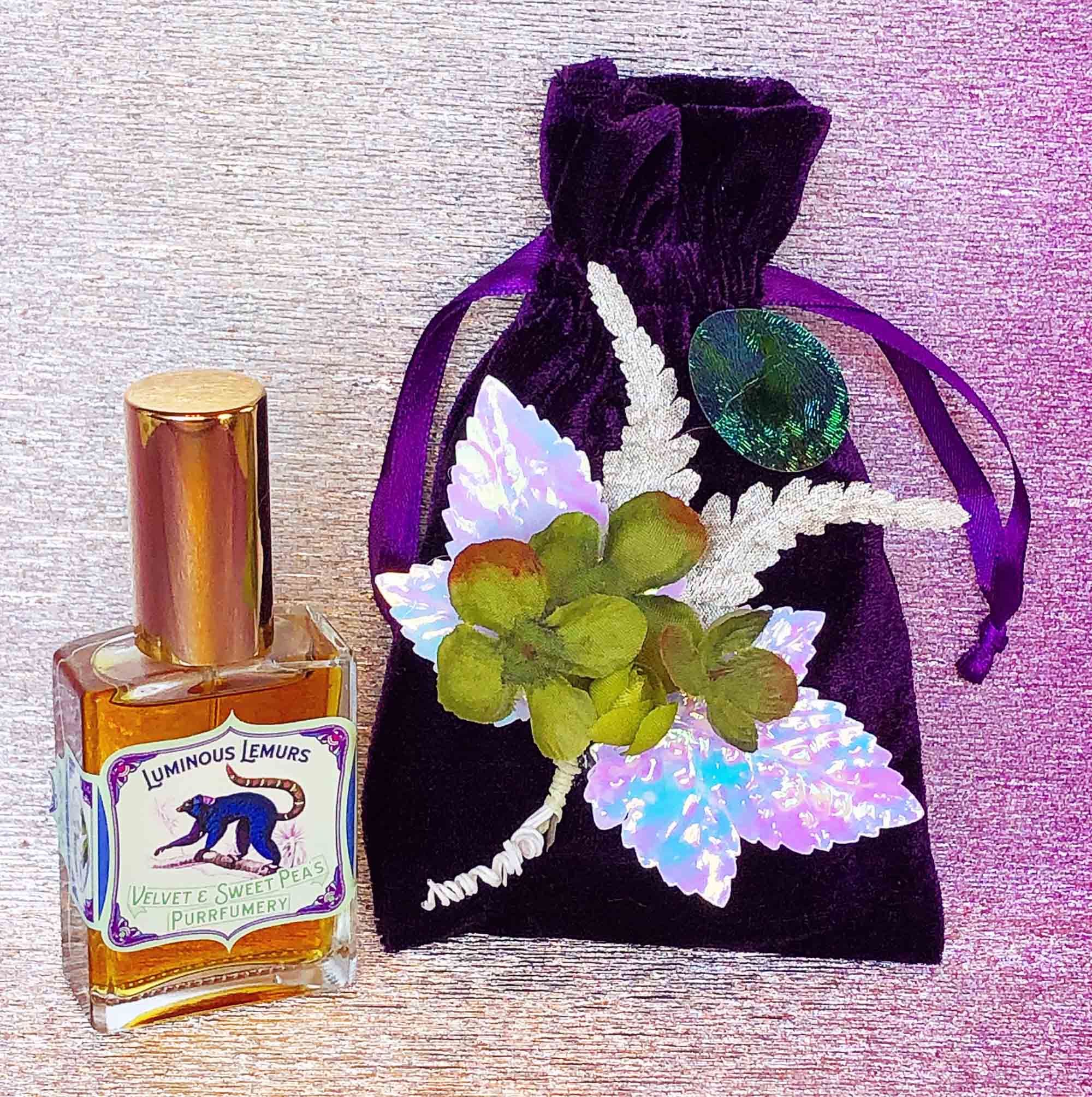 عطر ادکلن لومینِس لِمورز ولوت اند سوئیت پیس پورفیومری - Luminous Lemurs Velvet & Sweet Pea’s Purrfumery - بررسی، قیمت و خرید