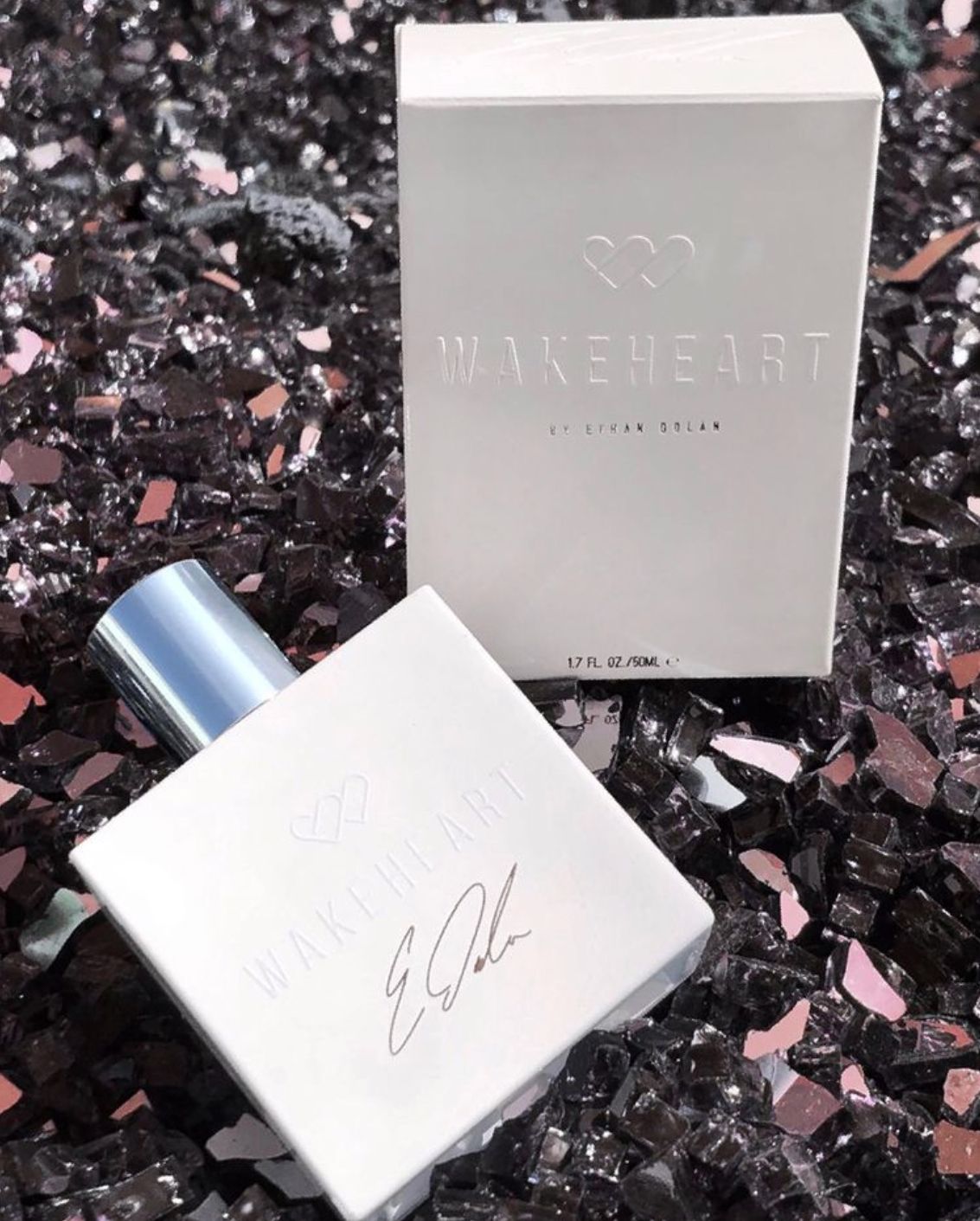 عطر ادکلن ایتن دولن سیگنیچر سنت ویکهارت - Ethan Dolan Signature Scent Wakeheart - بررسی، قیمت و خرید