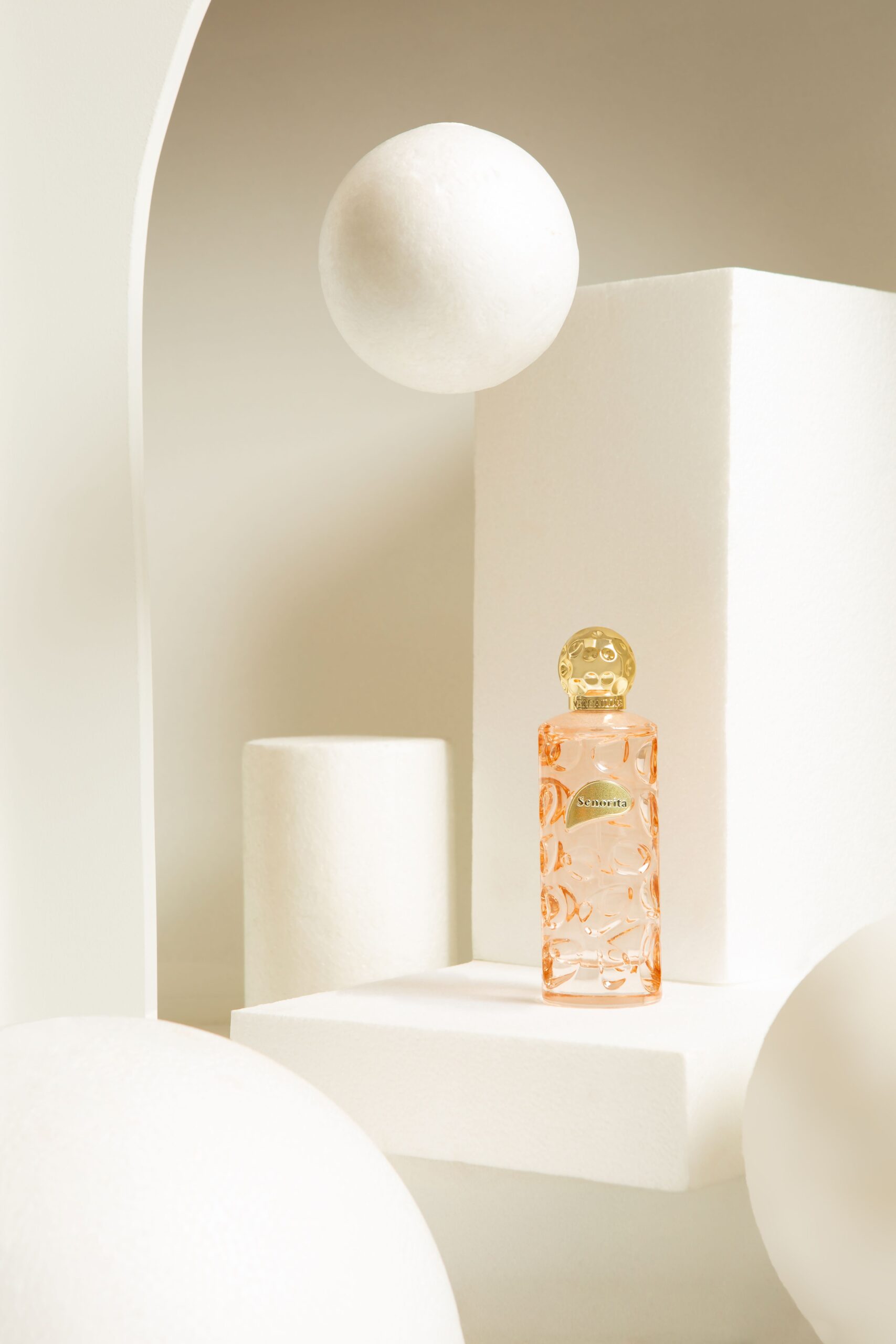 عطر ادکلن ورسای سنوریتا ورسای - Versailles Senorita Versailles - بررسی، قیمت و خرید