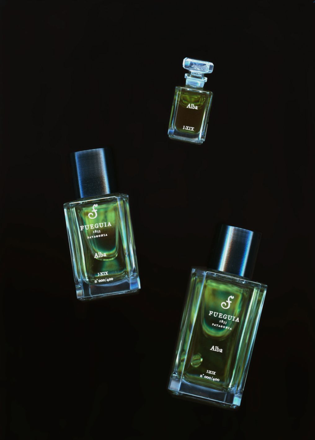 عطر ادکلن آلبا فوگیا ۱۸۳۳ - Alba Fueguia 1833 - بررسی، قیمت و خرید