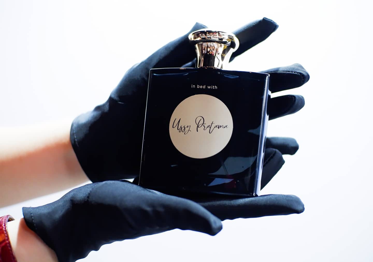 عطر ادکلن این بد ویت اوسی پراتاما اوسی پراتاما - In Bed With Ussy Pratama Ussy Pratama - بررسی، قیمت و خرید