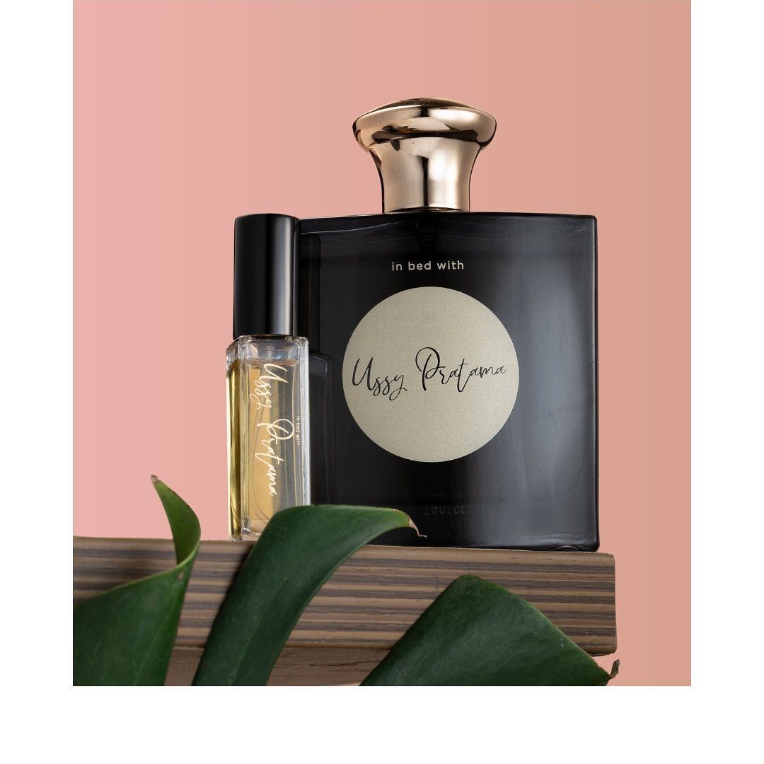 عطر ادکلن این بد ویت اوسی پراتاما اوسی پراتاما - In Bed With Ussy Pratama Ussy Pratama - بررسی، قیمت و خرید