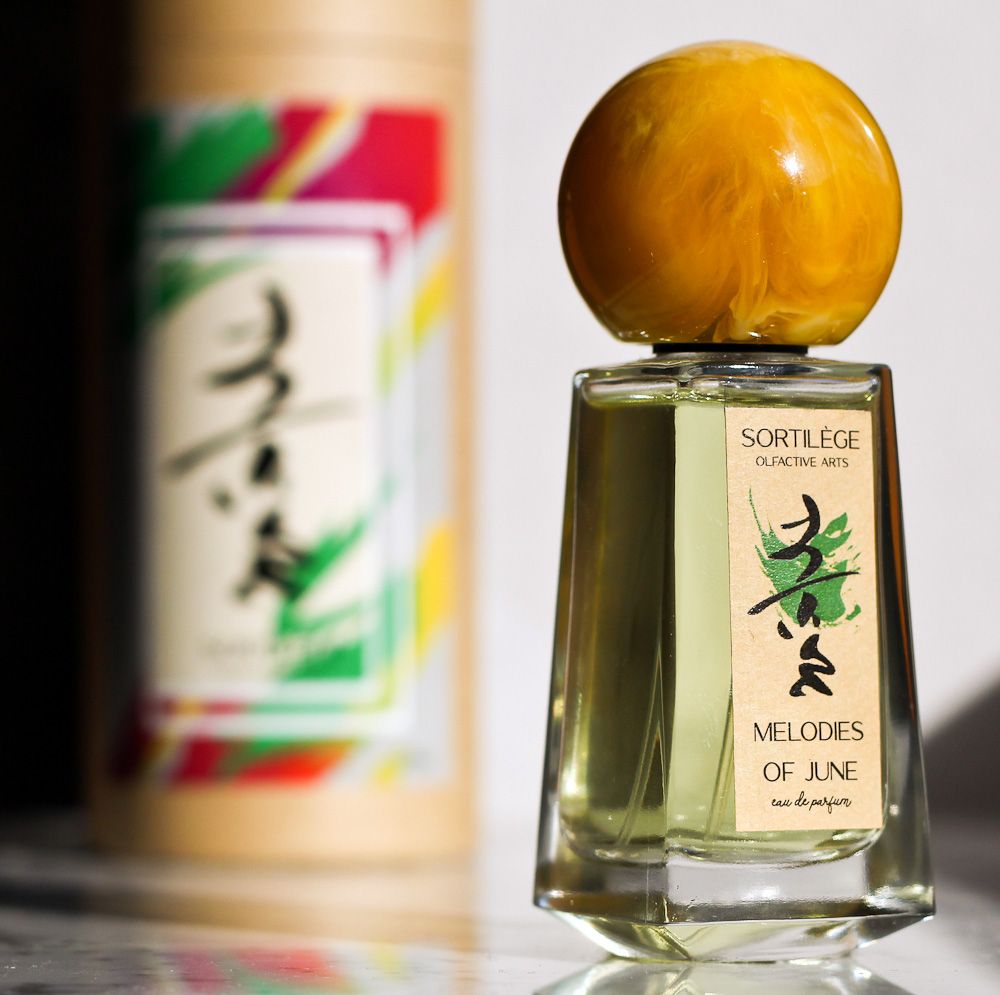 عطر ادکلن ملودیز آف جون سورتیلژ اولفکتیو آرتس - Melodies of June Sortilège Olfactive Arts - بررسی، قیمت و خرید
