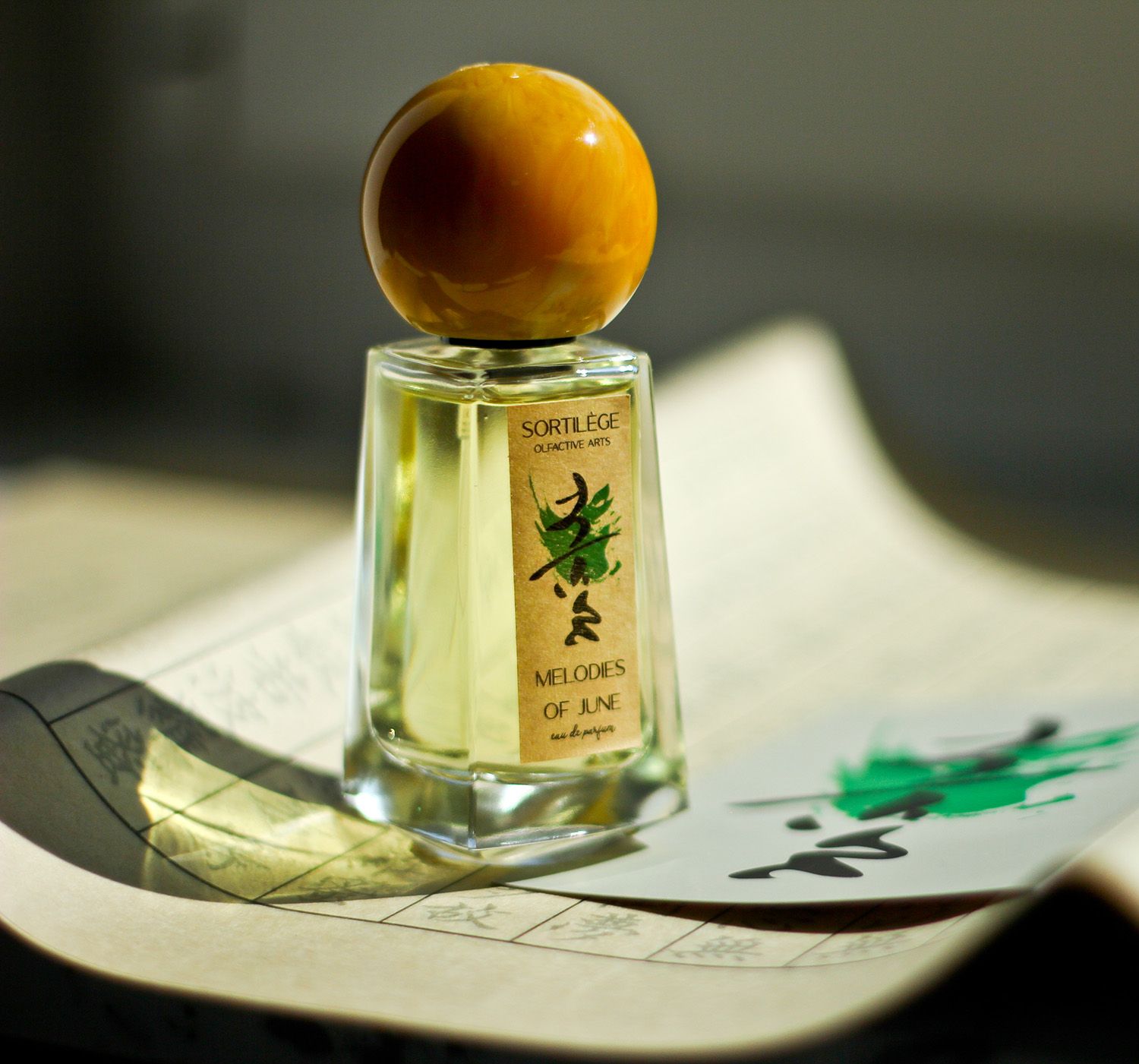 عطر ادکلن ملودیز آف جون سورتیلژ اولفکتیو آرتس - Melodies of June Sortilège Olfactive Arts - بررسی، قیمت و خرید