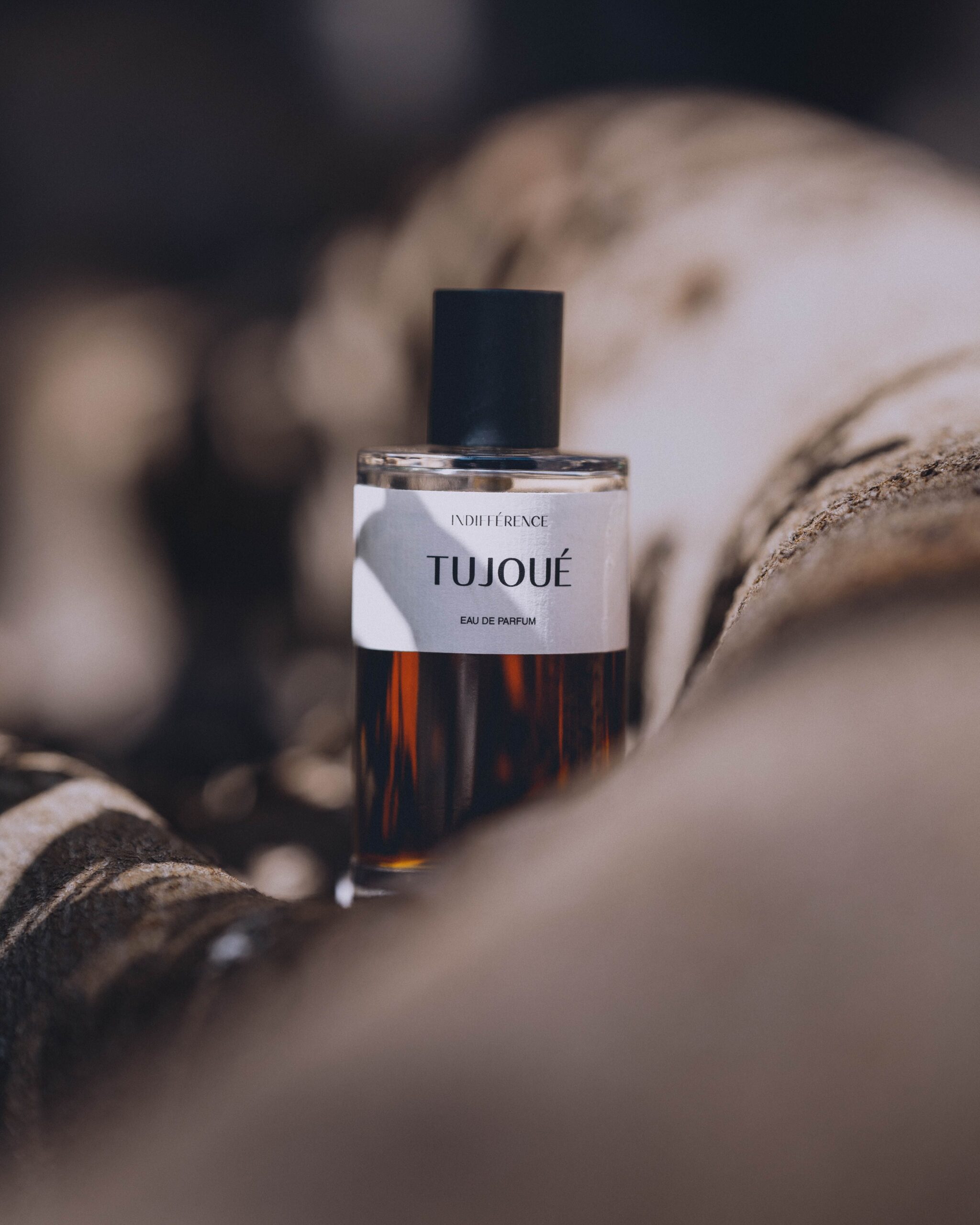 عطر ادکلن ایندیفرانس توژو - Indifférence Tujoué - بررسی، قیمت و خرید