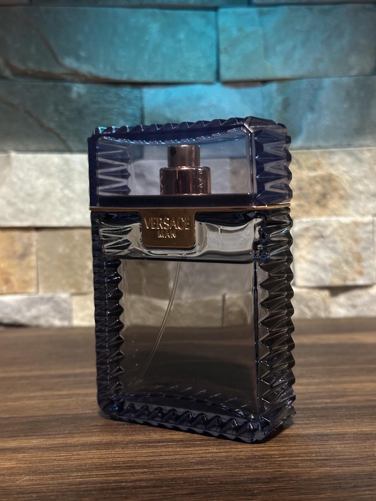 عطر ادکلن ورساج من ورساچه - Versace Man Versace - بررسی، قیمت و خرید