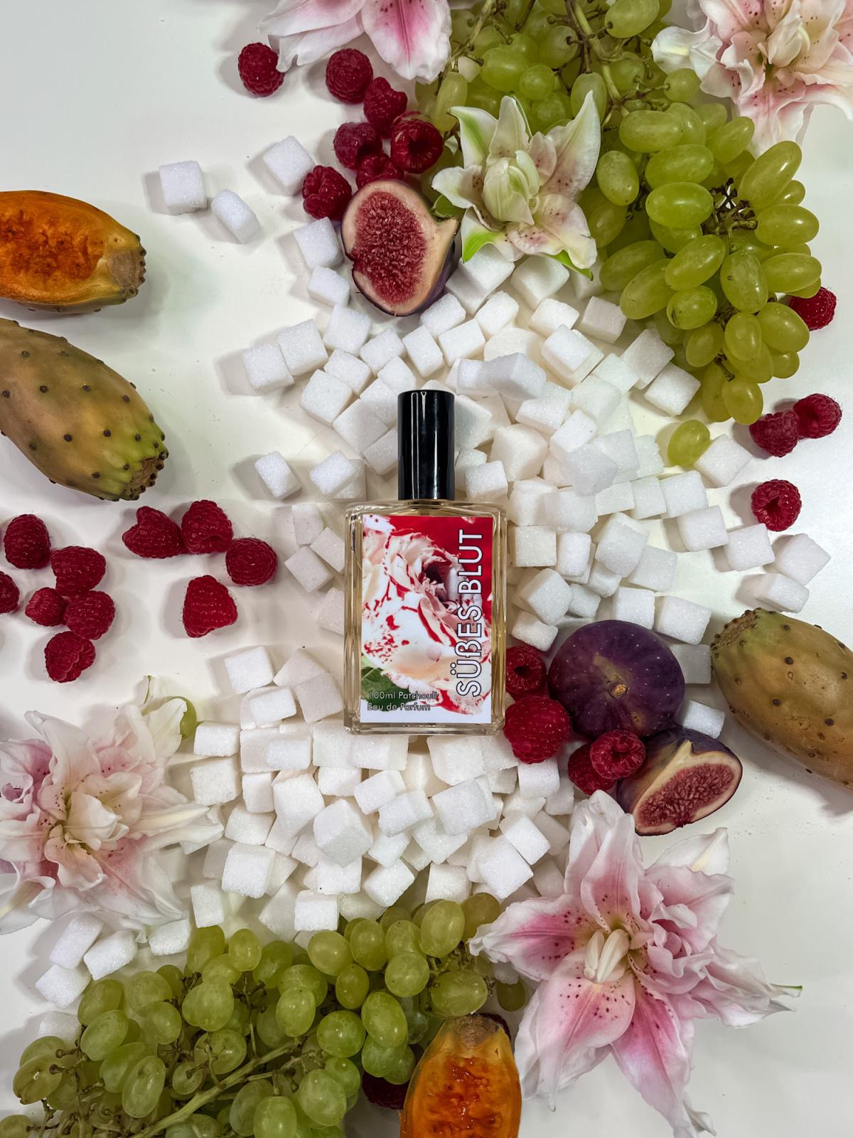 عطر ادکلن پچولی سویس بلوت تویفلز کوخه - Patchouli Süßes Blut Teufels Kuche - بررسی، قیمت و خرید