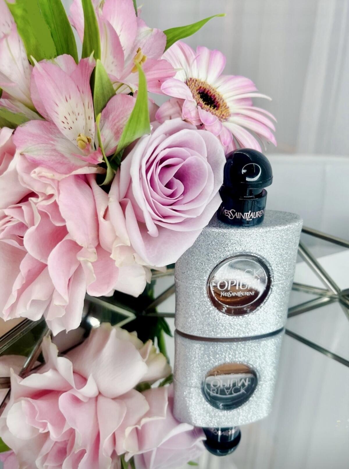 عطر ادکلن بِلَک اُپیوُم گلیتر ایو سن لورن - Black Opium Glitter Yves Saint Laurent - بررسی، قیمت و خرید