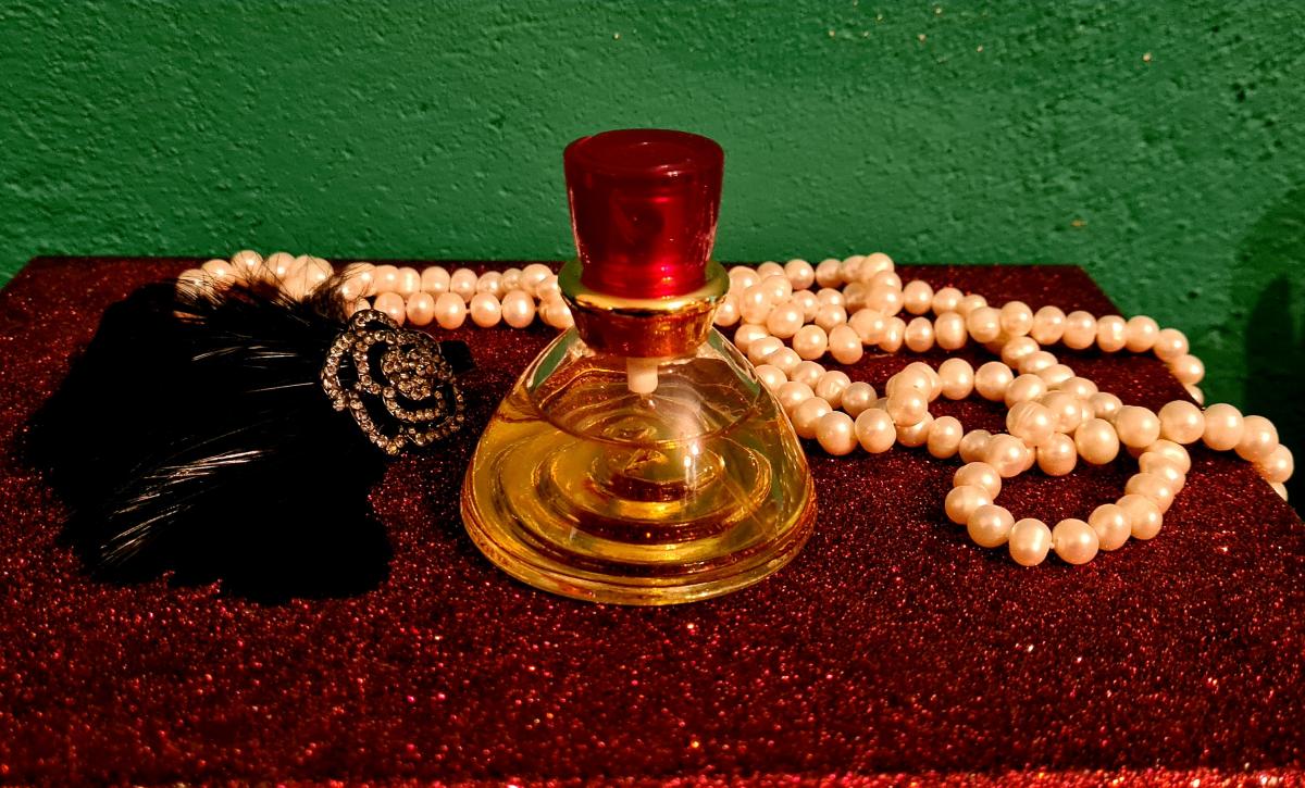 عطر ادکلن باروک یاردلی - Baroque Yardley - بررسی، قیمت و خرید