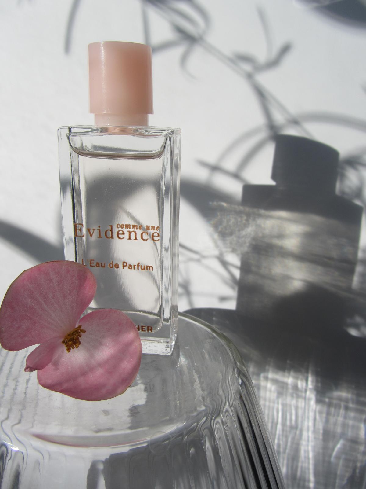 عطر ادکلن کامن اویدانس ایو روشه - Comme une Evidence Yves Rocher - بررسی، قیمت و خرید