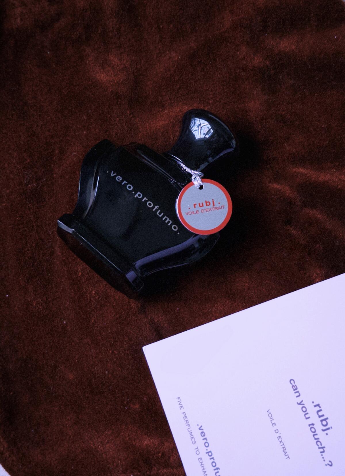 عطر ادکلن روبژ ووآل دکستره ویرو پرفیومو - Rubj Voile d'Extrait Vero Profumo - بررسی، قیمت و خرید