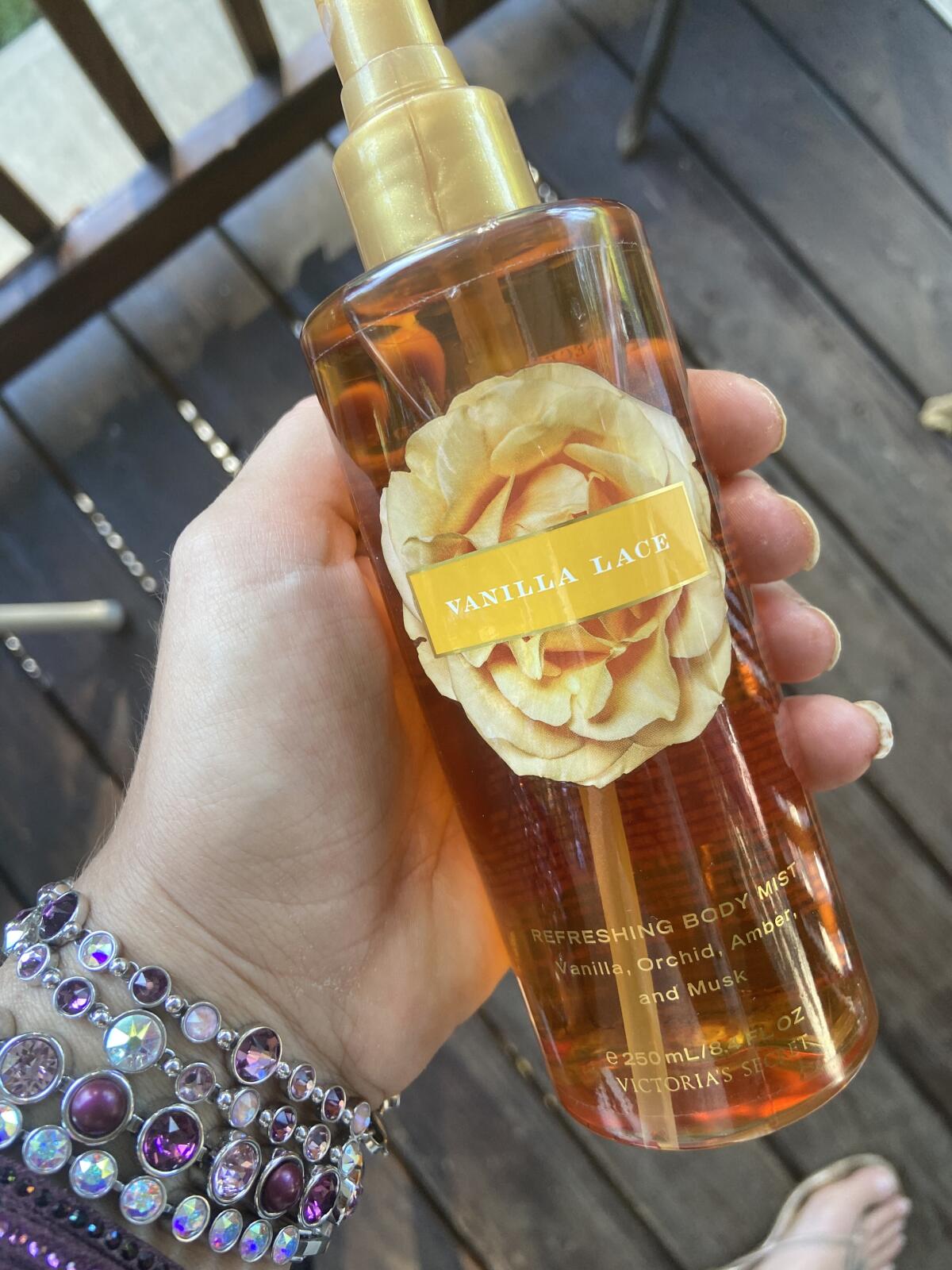 عطر ادکلن وانیلا لیس ویکتوریا سیکرت - Vanilla Lace Victoria's Secret - بررسی، قیمت و خرید