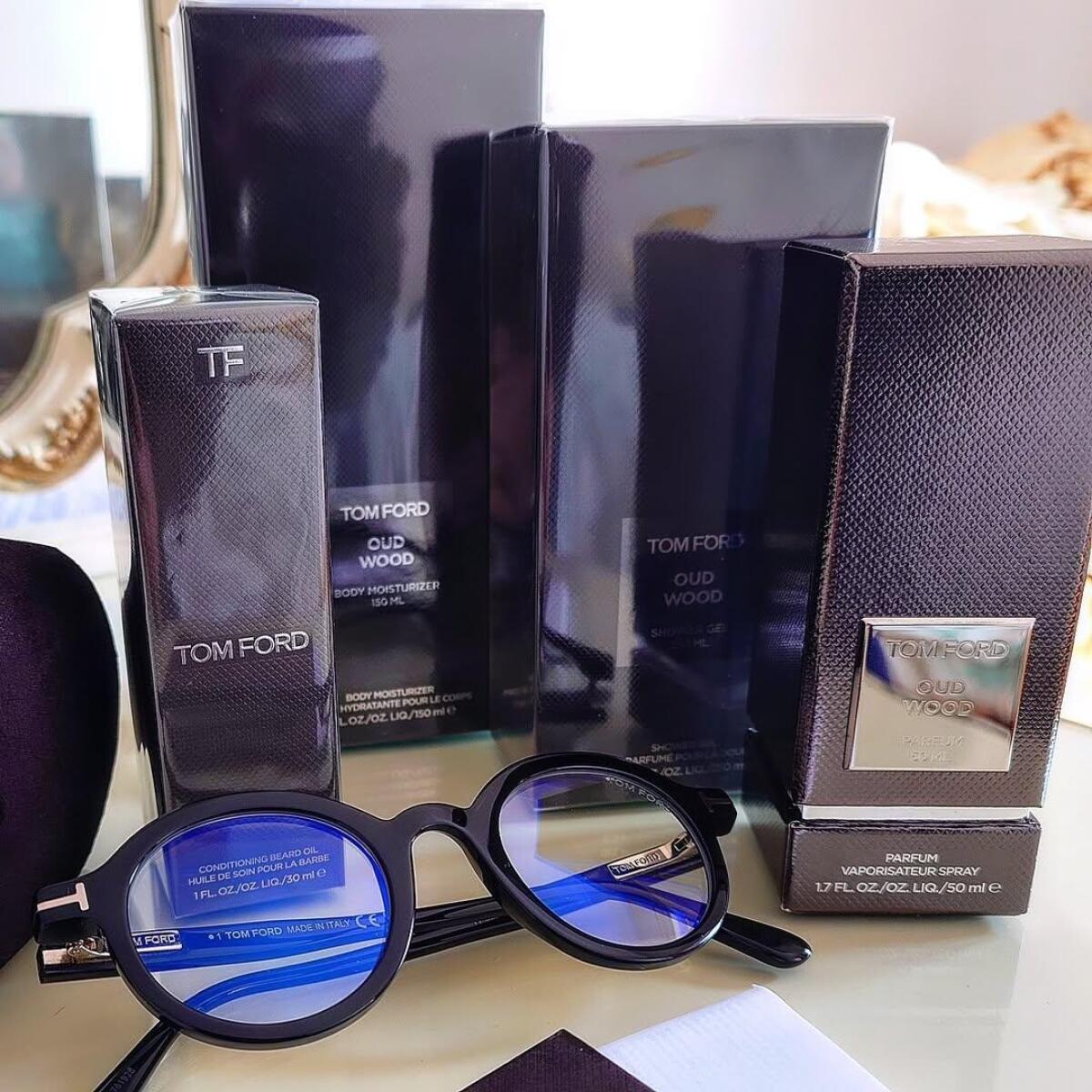 عطر ادکلن عُود وود پارفوم تام فورد - Oud Wood Parfum Tom Ford - بررسی، قیمت و خرید