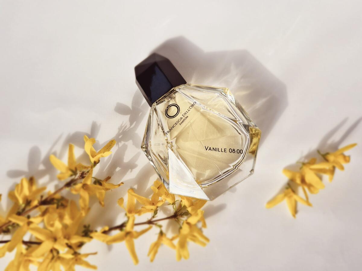عطر ادکلن وانیل فرانچسکا دل اورو - Vanille 08:00 Francesca dell'Oro - بررسی، قیمت و خرید