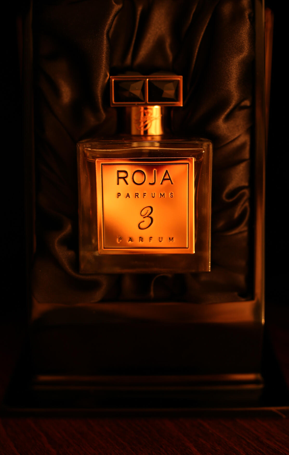عطر ادکلن پرفیوم د لا نویت نامبر تری روجا داو - Parfum De La Nuit No 3 Roja Dove - بررسی، قیمت و خرید