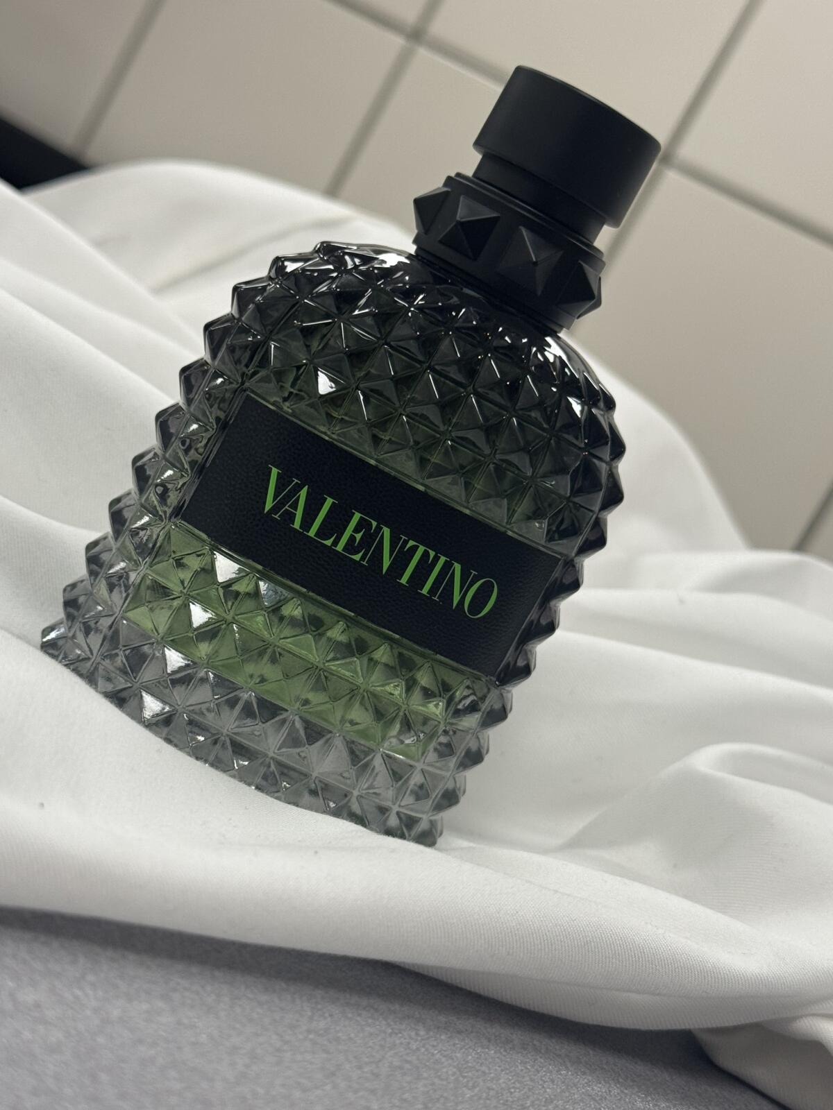 عطر ادکلن والنتینو اومو بورن این روما گرین استراواگانزا والنتینو - Valentino Uomo Born in Roma Green Stravaganza Valentino - بررسی، قیمت و خرید