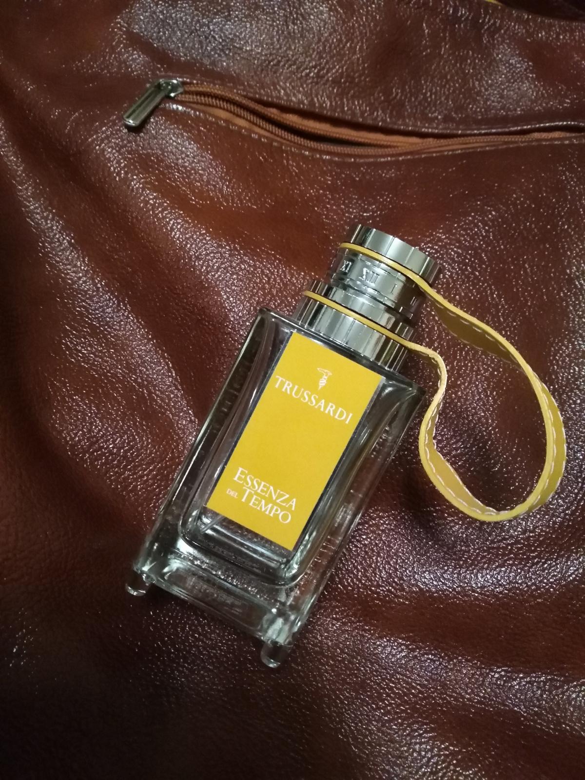 عطر ادکلن اسنزا دل تمپو ترساردی - Essenza del Tempo Trussardi - بررسی، قیمت و خرید