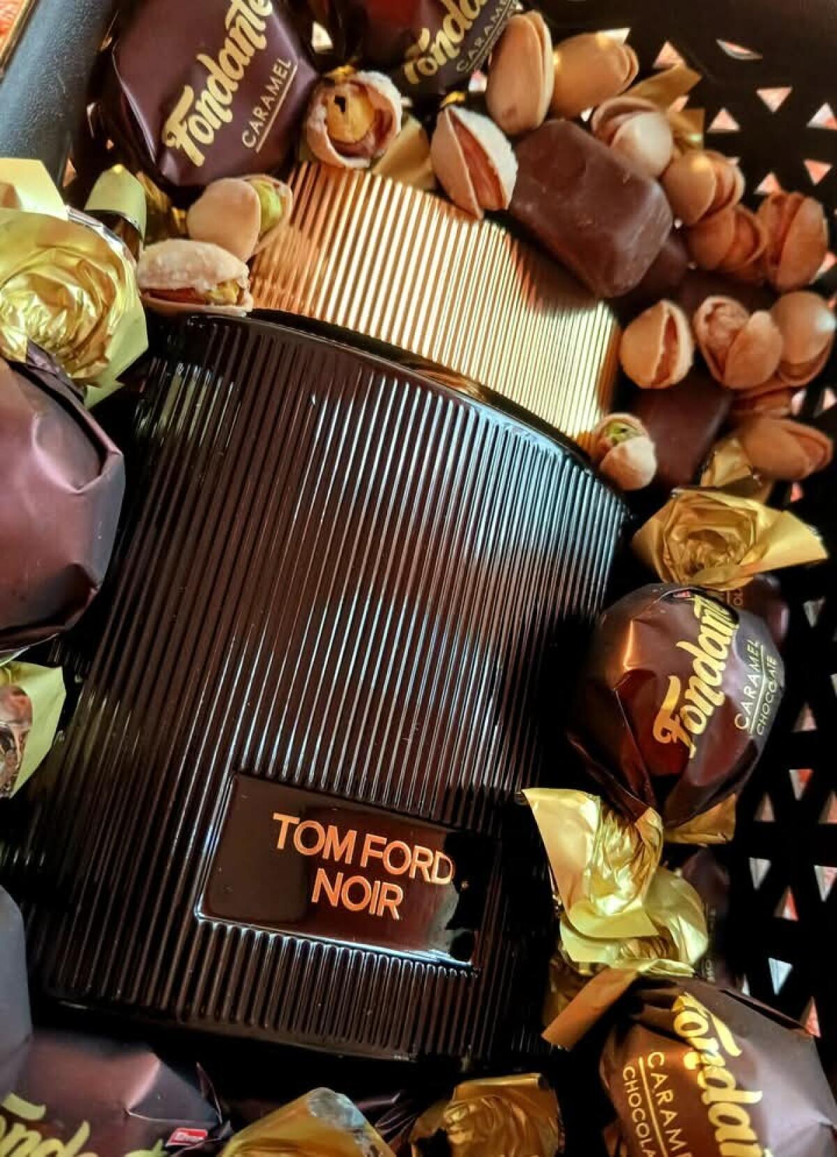 عطر ادکلن نویر پور فم تام فورد - Noir Pour Femme Tom Ford - بررسی، قیمت و خرید