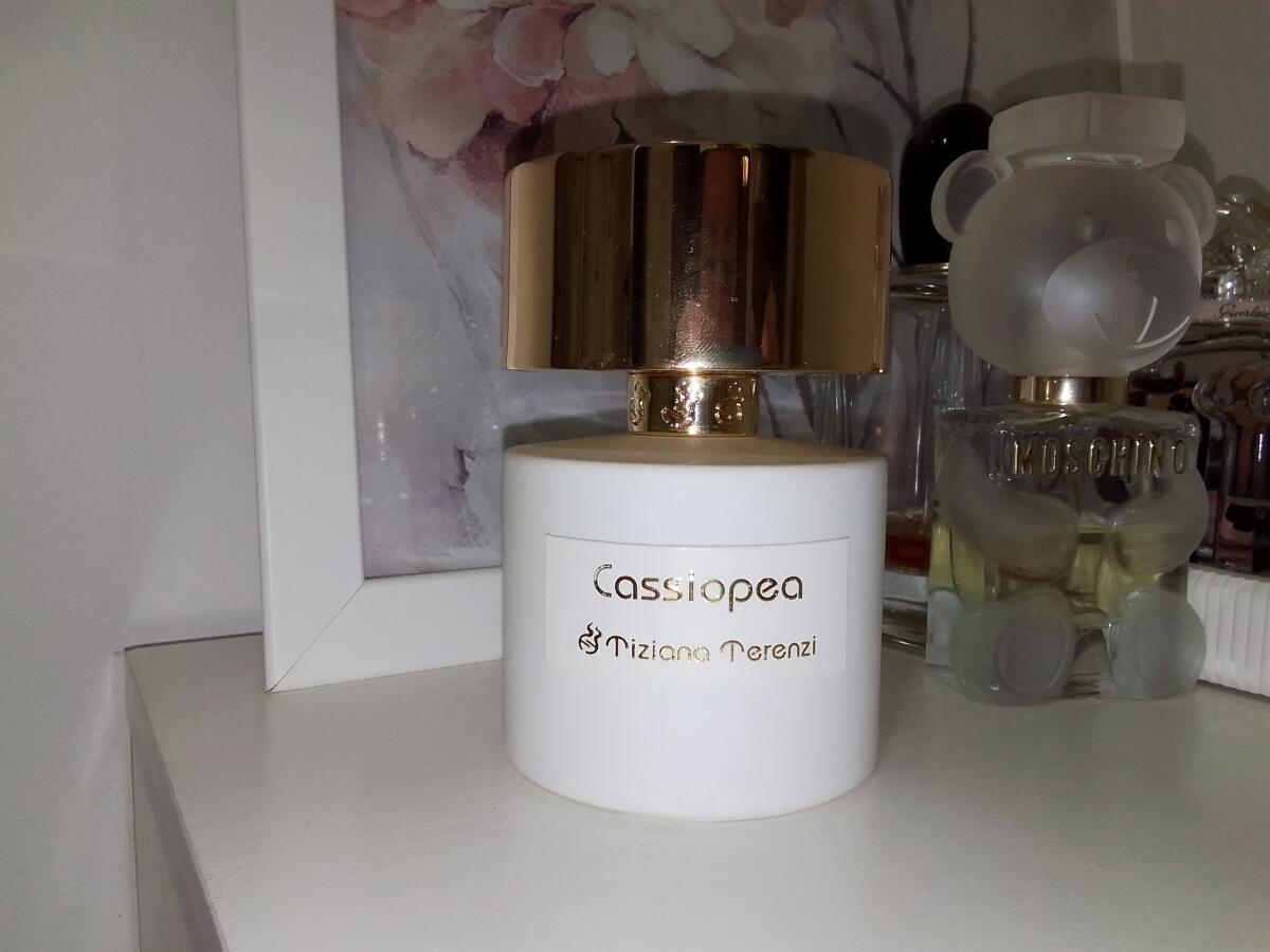 عطر ادکلن کاسیُپیا تیزیانا ترنزی - Cassiopea Tiziana Terenzi - بررسی، قیمت و خرید