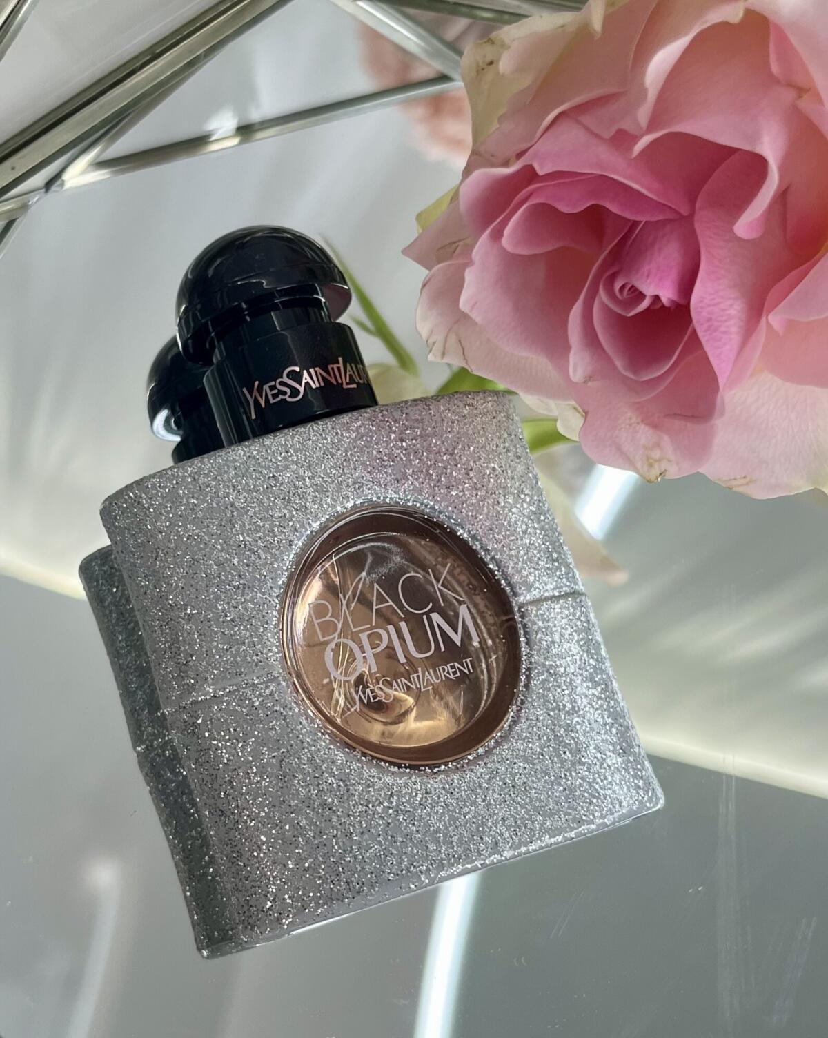 عطر ادکلن بِلَک اُپیوُم گلیتر ایو سن لورن - Black Opium Glitter Yves Saint Laurent - بررسی، قیمت و خرید
