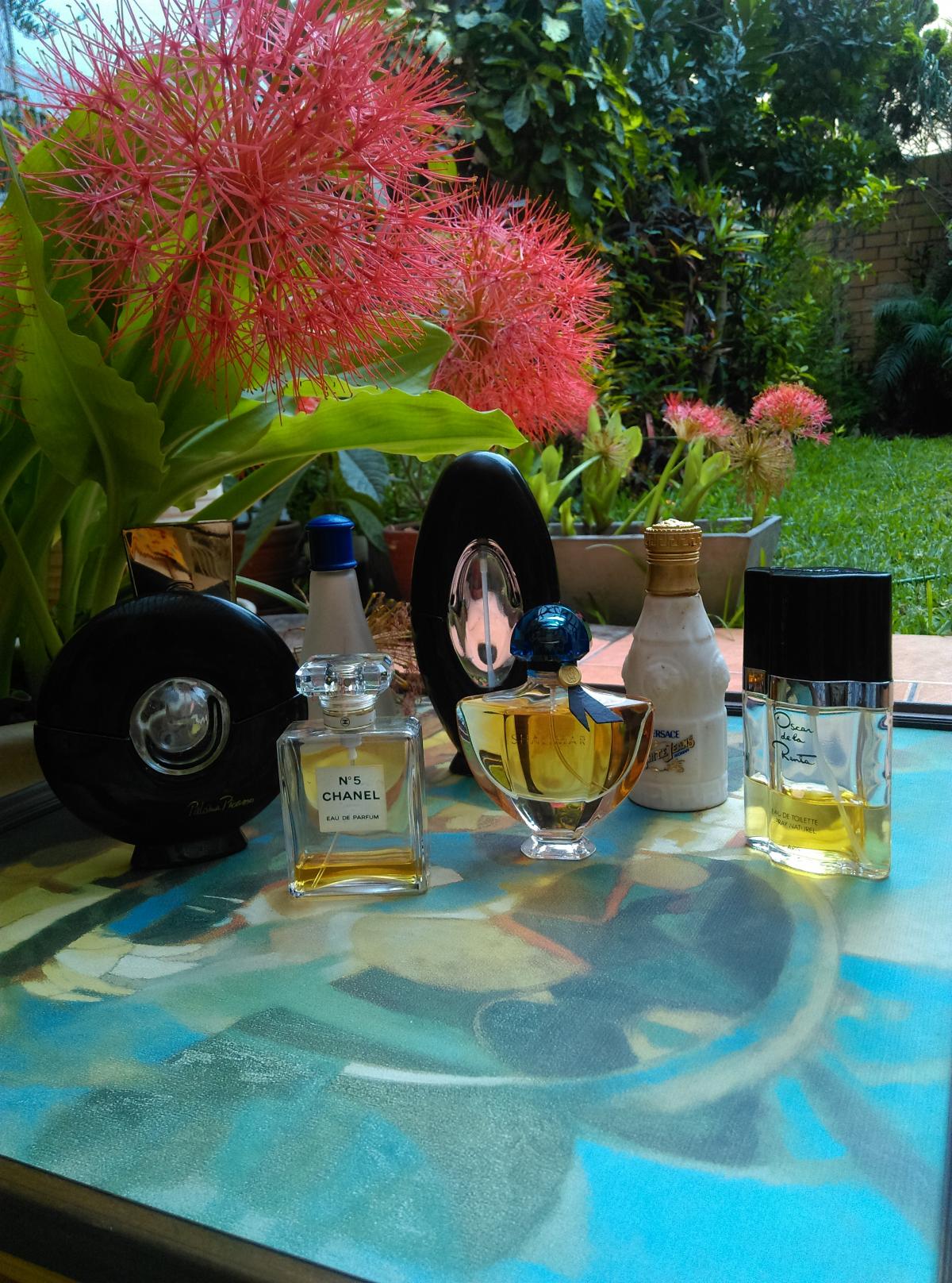 عطر ادکلن وایت جینز ورساچه - White Jeans Versace - بررسی، قیمت و خرید