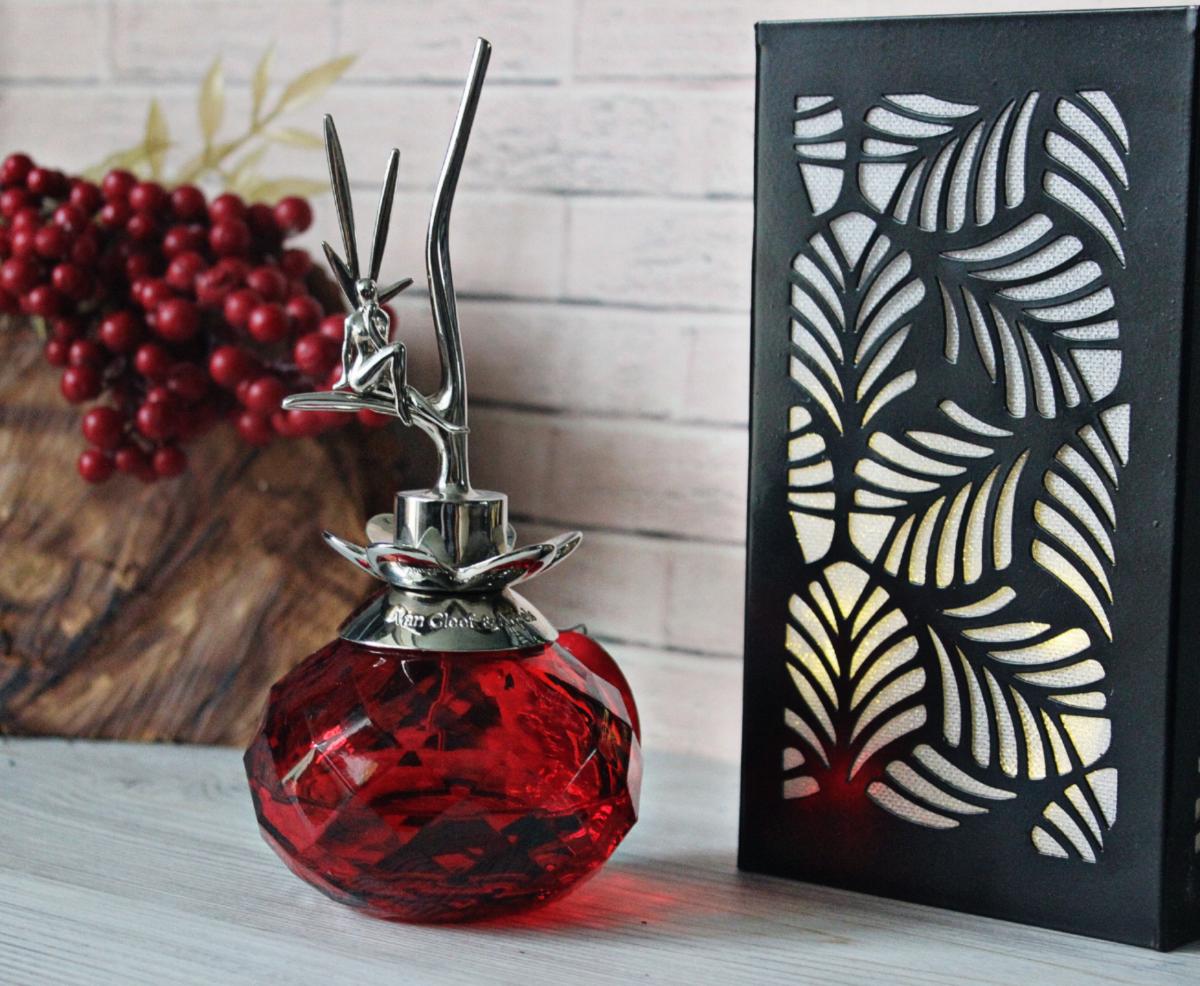 عطر ادکلن فری روبیس ون کلیف اند آرپلس - Feerie Rubis Van Cleef & Arpels - بررسی، قیمت و خرید