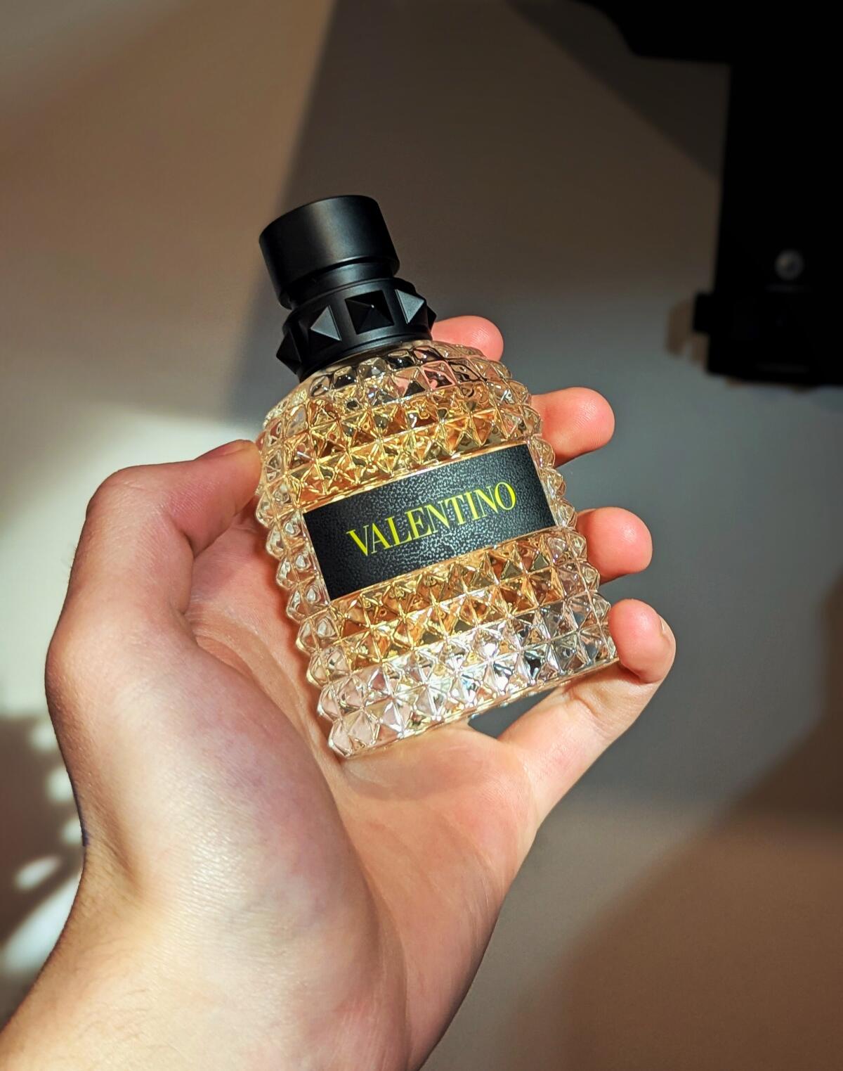 عطر ادکلن ولنتینو اوومو بورن این روما یلو دریم والنتینو - Valentino Uomo Born In Roma Yellow Dream Valentino - بررسی، قیمت و خرید