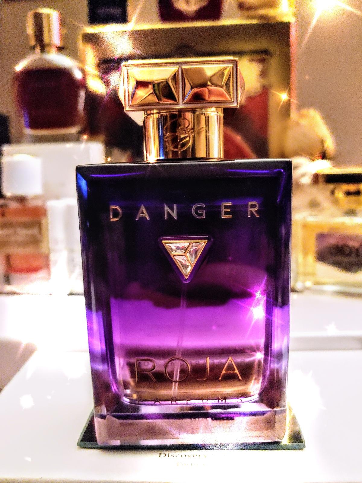 عطر ادکلن دنجر پور فم اسنس د پارفوم روجا داو - Danger Pour Femme Essence De Parfum Roja Dove - بررسی، قیمت و خرید