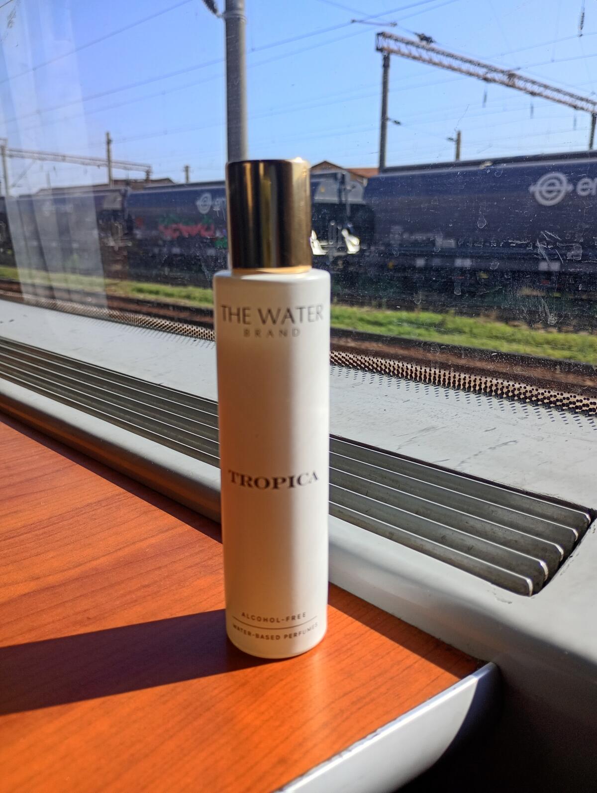 عطر ادکلن تروپیکا د واتر برند - Tropica The Water Brand - بررسی، قیمت و خرید