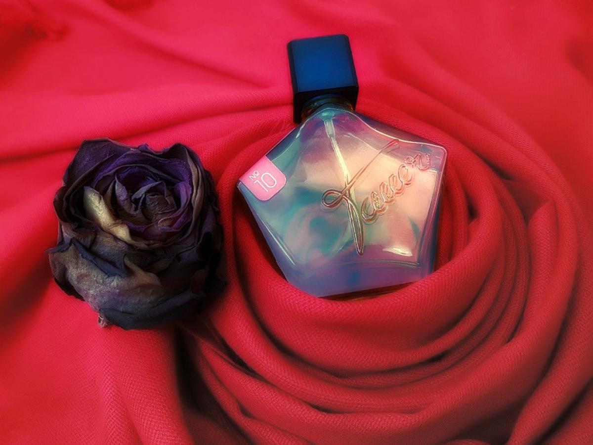عطر ادکلن تن ان روز ورمی تاور پرفیومز - 10 Une Rose Vermeille Tauer Perfumes - بررسی، قیمت و خرید