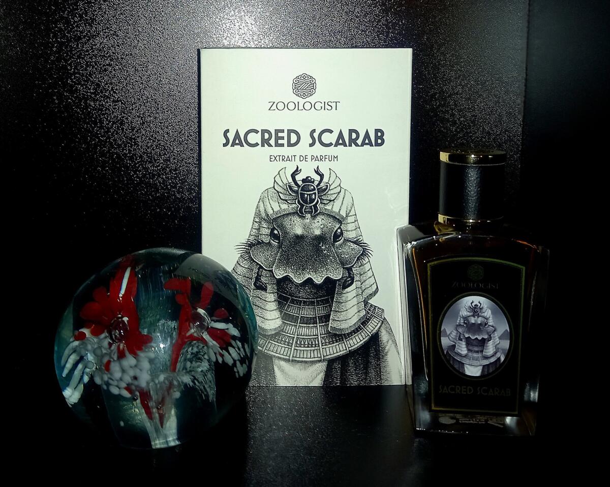 عطر ادکلن سیکرد اسکارب زئولوژیست پرفیومز - Sacred Scarab Zoologist Perfumes - بررسی، قیمت و خرید