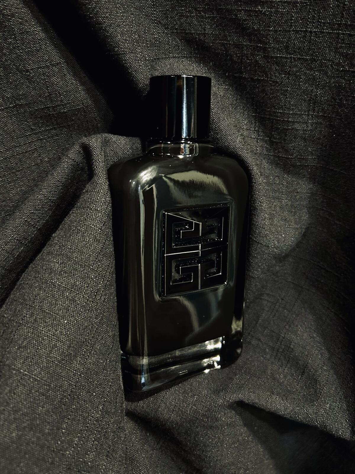 عطر ادکلن جنتلمن سوسایتی ادو پرفیوم اکستریم ژیوانشی - Gentleman Society Eau de Parfum Extrême Givenchy - بررسی، قیمت و خرید