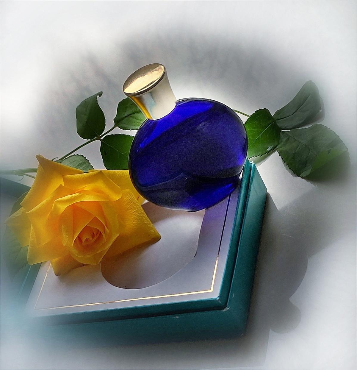 عطر ادکلن ژو غوین کوتوق وُرث - Je Reviens Couture Worth - بررسی، قیمت و خرید