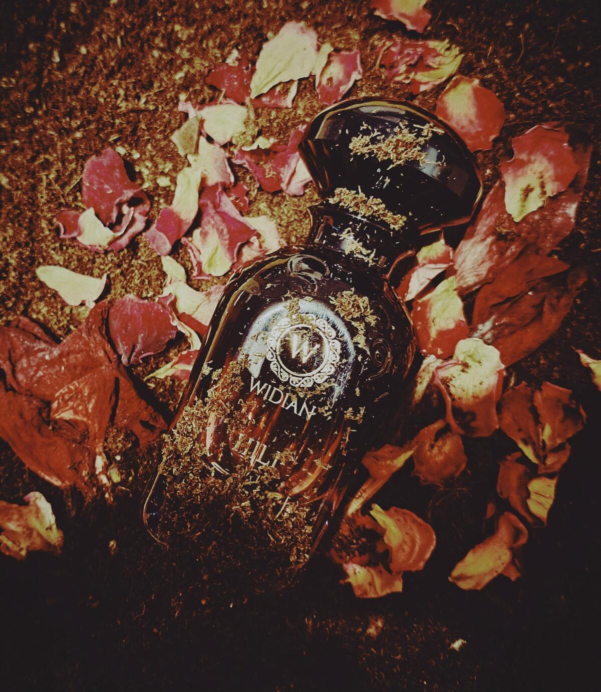 عطر ادکلن هیلی ویدیان - Hili WIDIAN - بررسی، قیمت و خرید