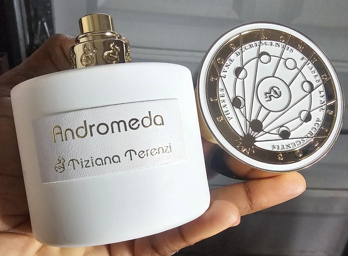 عطر ادکلن آندرومدا تیزیانا ترنزی - Andromeda Tiziana Terenzi - بررسی، قیمت و خرید
