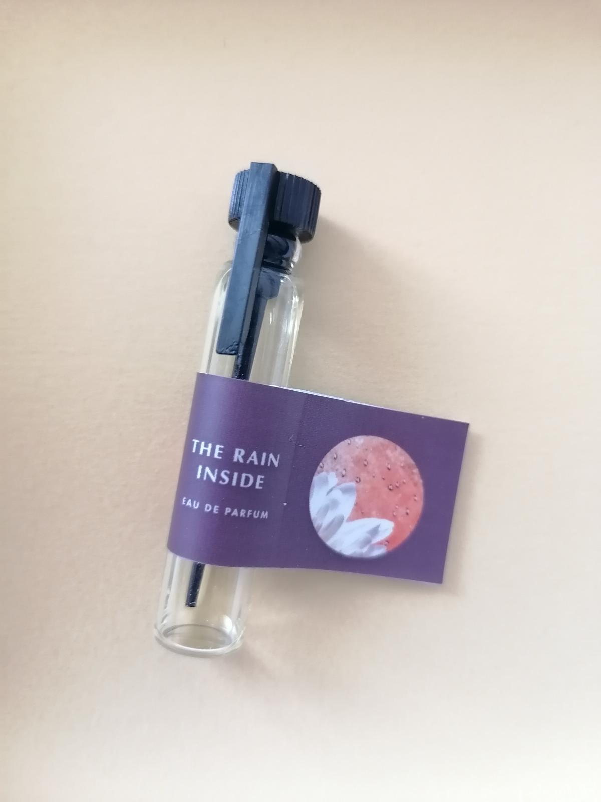 عطر ادکلن ذ رین اینساید سیوردیا پرفیومز - The Rain Inside Siordia Parfums - بررسی، قیمت و خرید