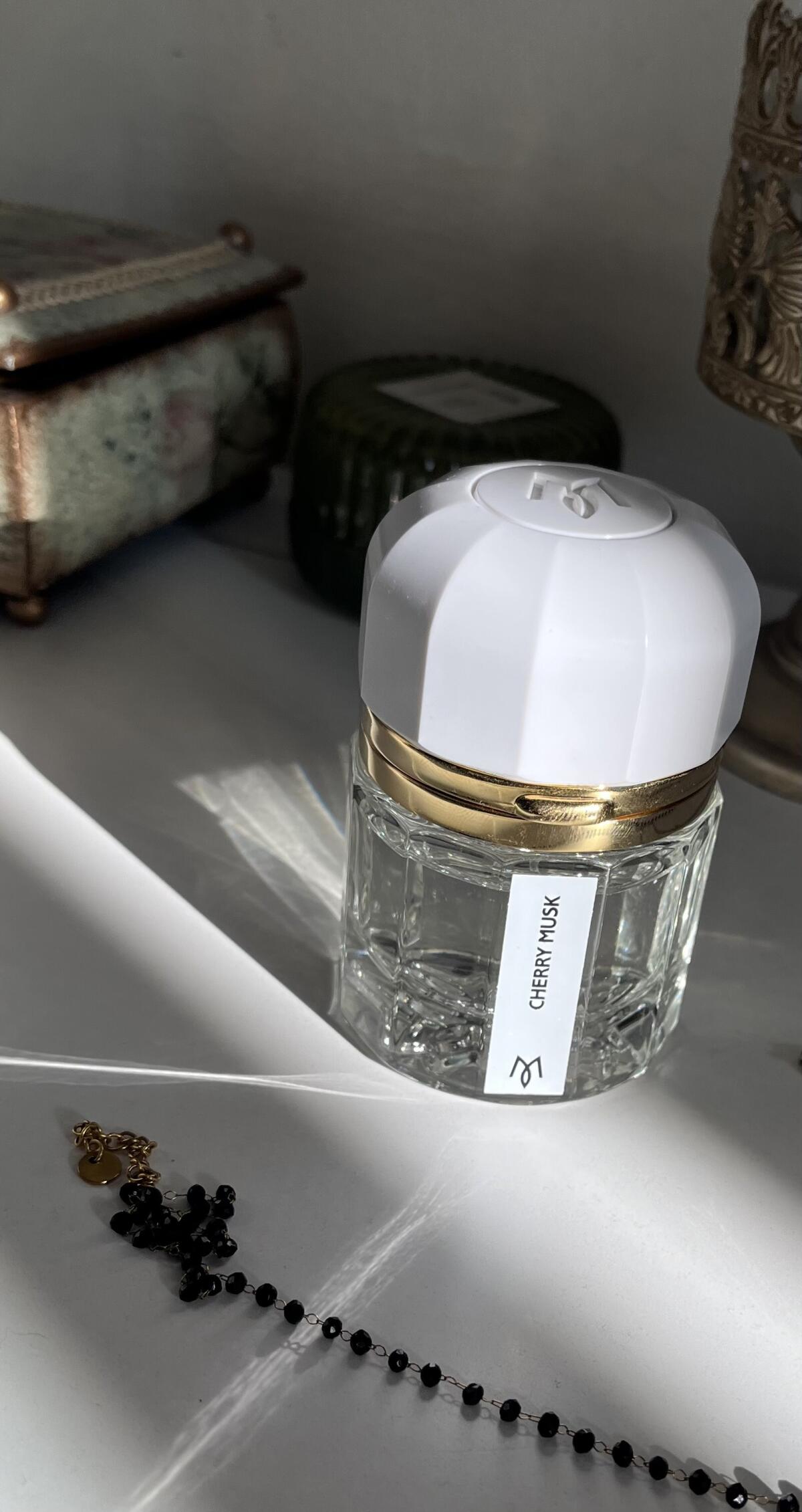 عطر ادکلن چری ماسک رامون مونه‌گال - Cherry Musk Ramon Monegal - بررسی، قیمت و خرید