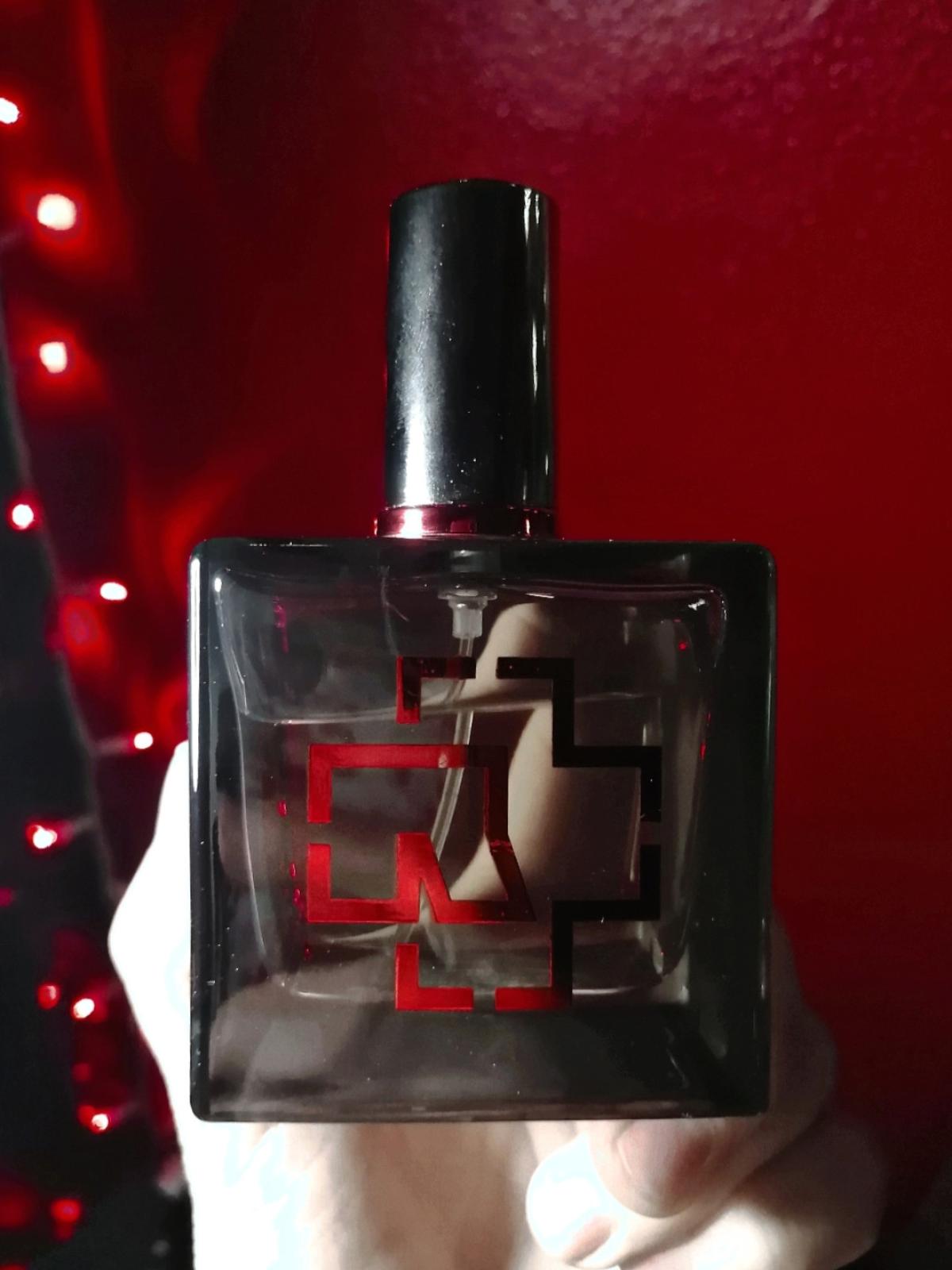 عطر ادکلن سکس او دو پرفیوم رامشتاین - Sex Eau de Parfum Rammstein - بررسی، قیمت و خرید
