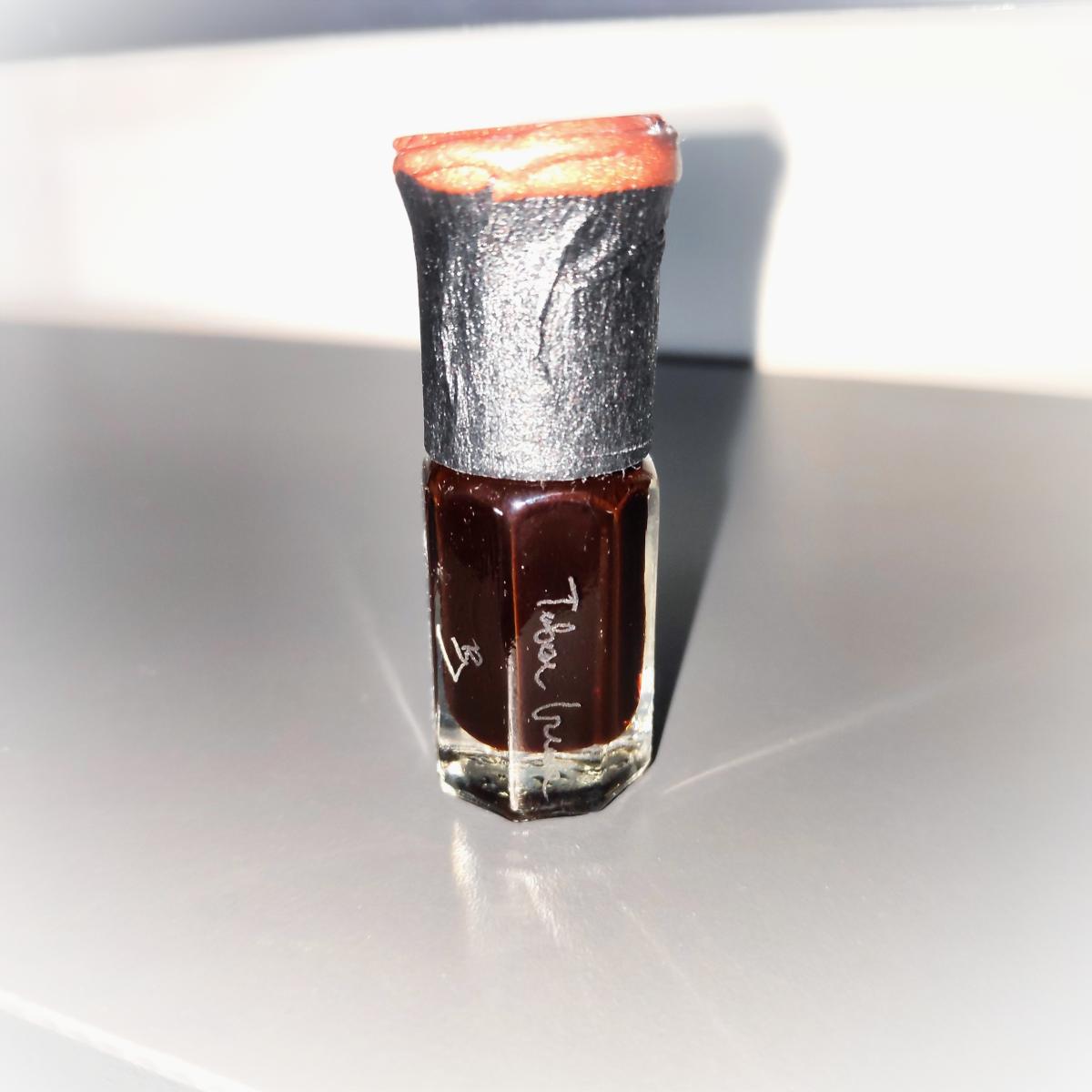 عطر ادکلن تاباگ گراند سلطان پاشا عطارز - Tabac Grande Sultan Pasha Attars - بررسی، قیمت و خرید