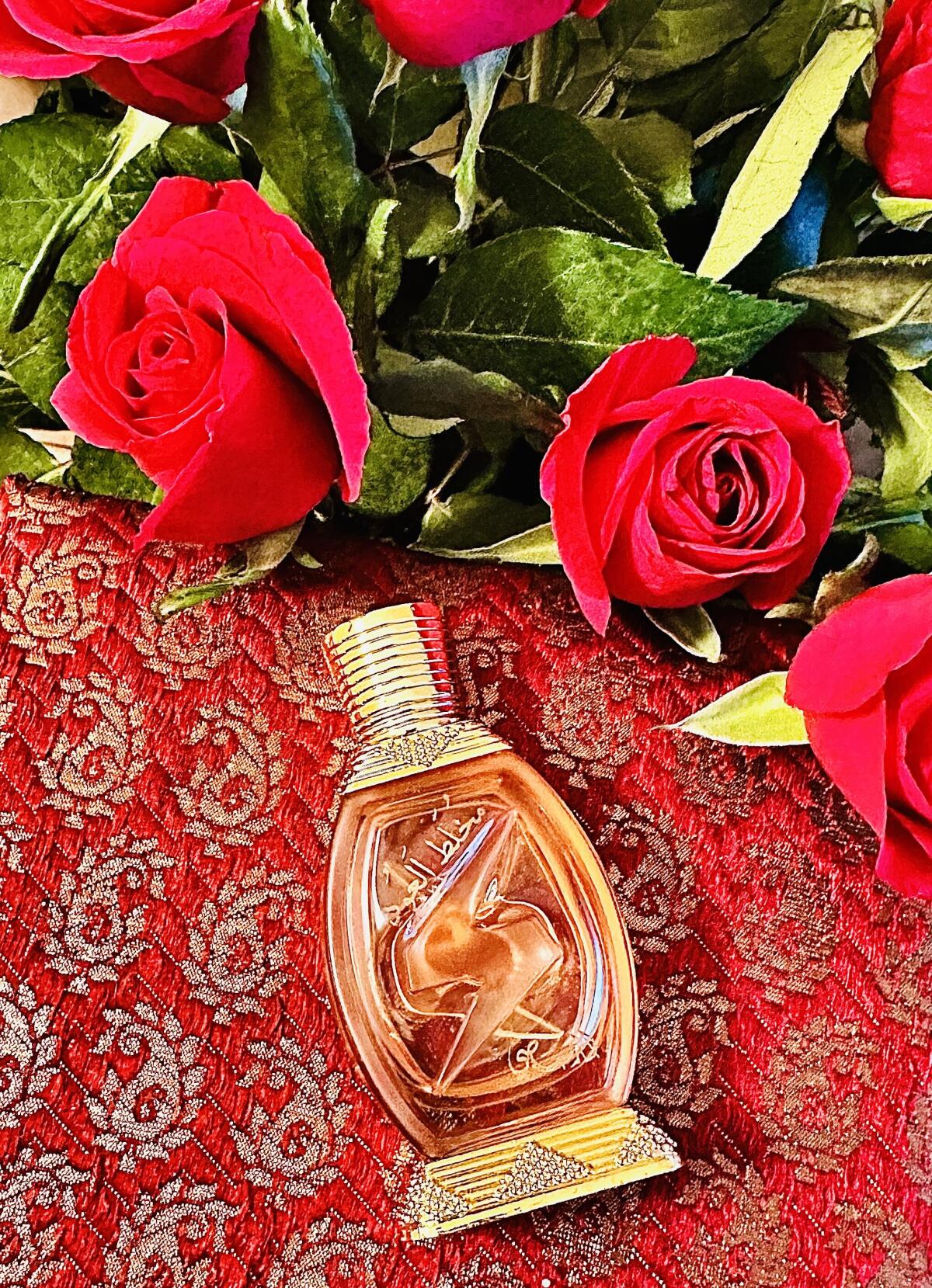عطر ادکلن مخلط العود راساسی - Mukhallat Al Oudh Rasasi - بررسی، قیمت و خرید