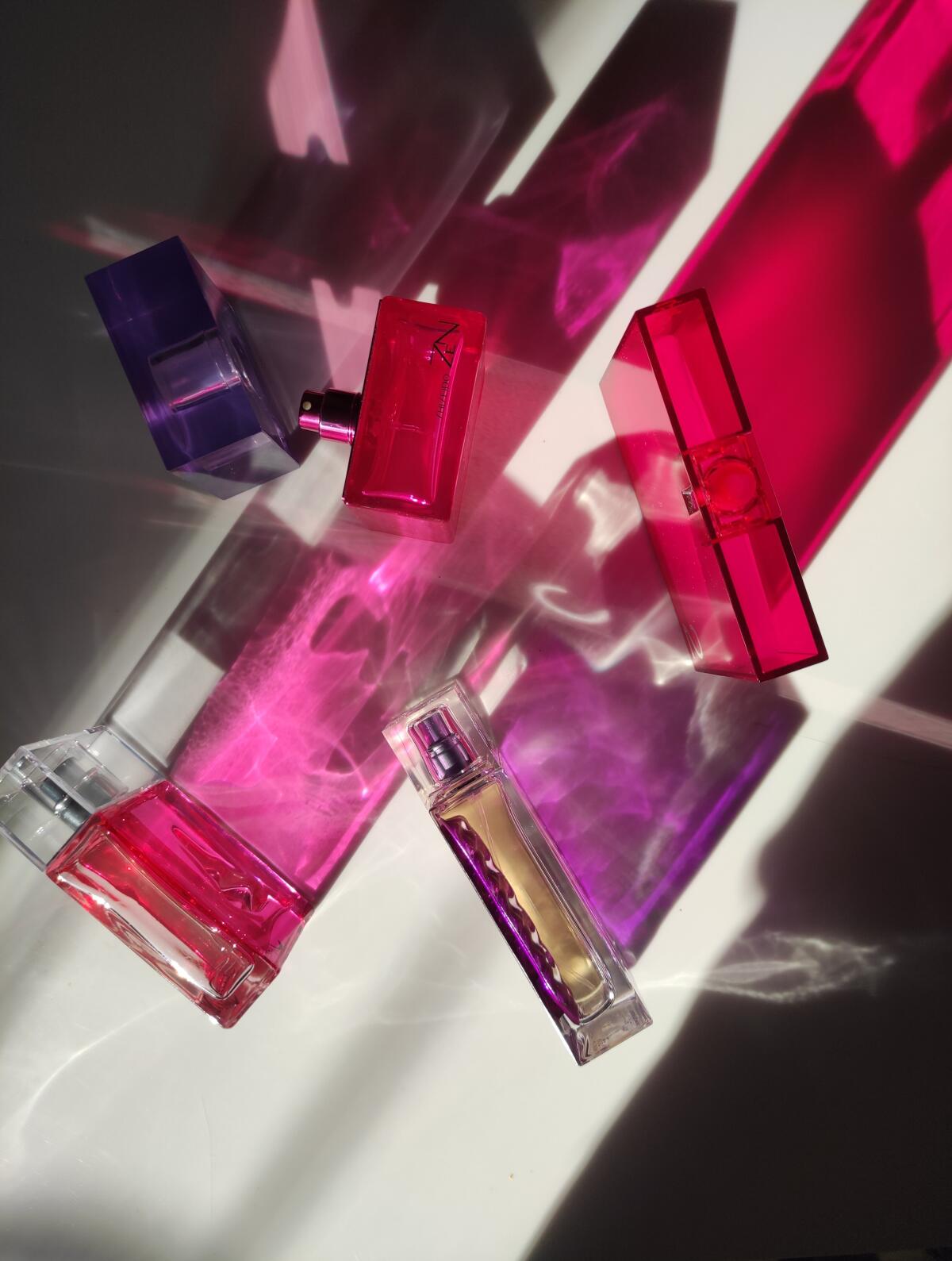 عطر ادکلن پرپل لیپس سالوادور دالی - Purplelips Salvador Dali - بررسی، قیمت و خرید