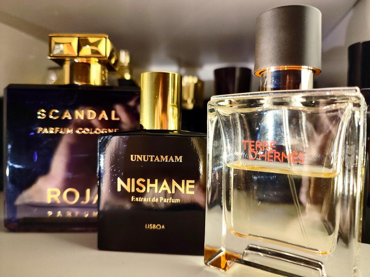 عطر ادکلن اسکَندَل پور اُم پارفوم کُلُن روژا داو - Scandal Pour Homme Parfum Cologne Roja Dove - بررسی، قیمت و خرید