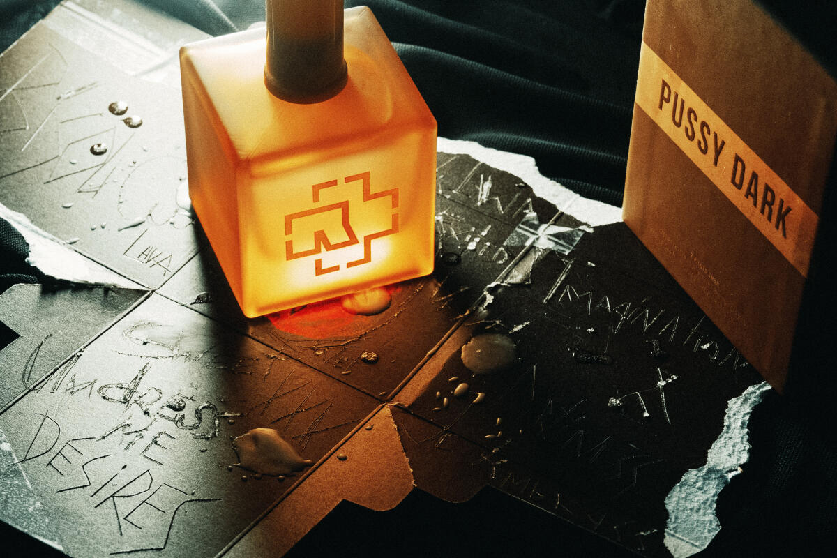 عطر ادکلن پوسی دارک اینتنس رامشتاین - Pussy Dark Intense Rammstein - بررسی، قیمت و خرید