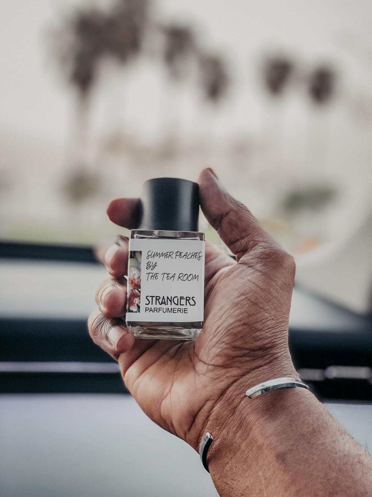 عطر ادکلن سامر پیچِز بای دِ تی روم استرنجرز پرفیومری - Summer Peaches By The Tea Room Strangers Parfumerie - بررسی، قیمت و خرید