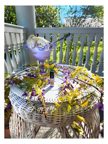 عطر ادکلن آیسد ویستریا سولستیس سنتس - Iced Wisteria Solstice Scents - بررسی، قیمت و خرید